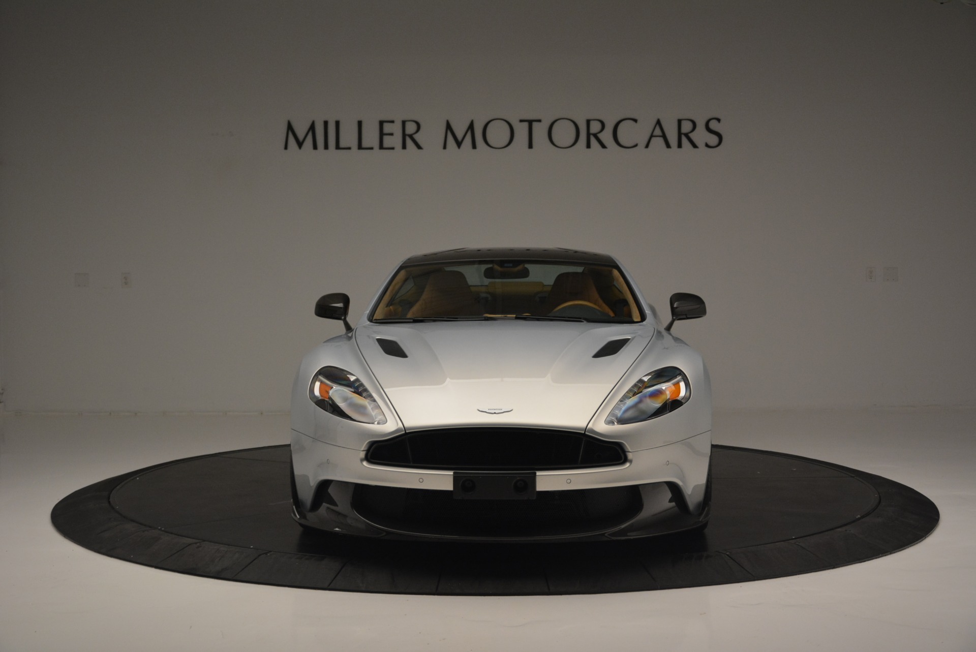 Used-2018-Aston-Martin-Vanquish-S-Coupe