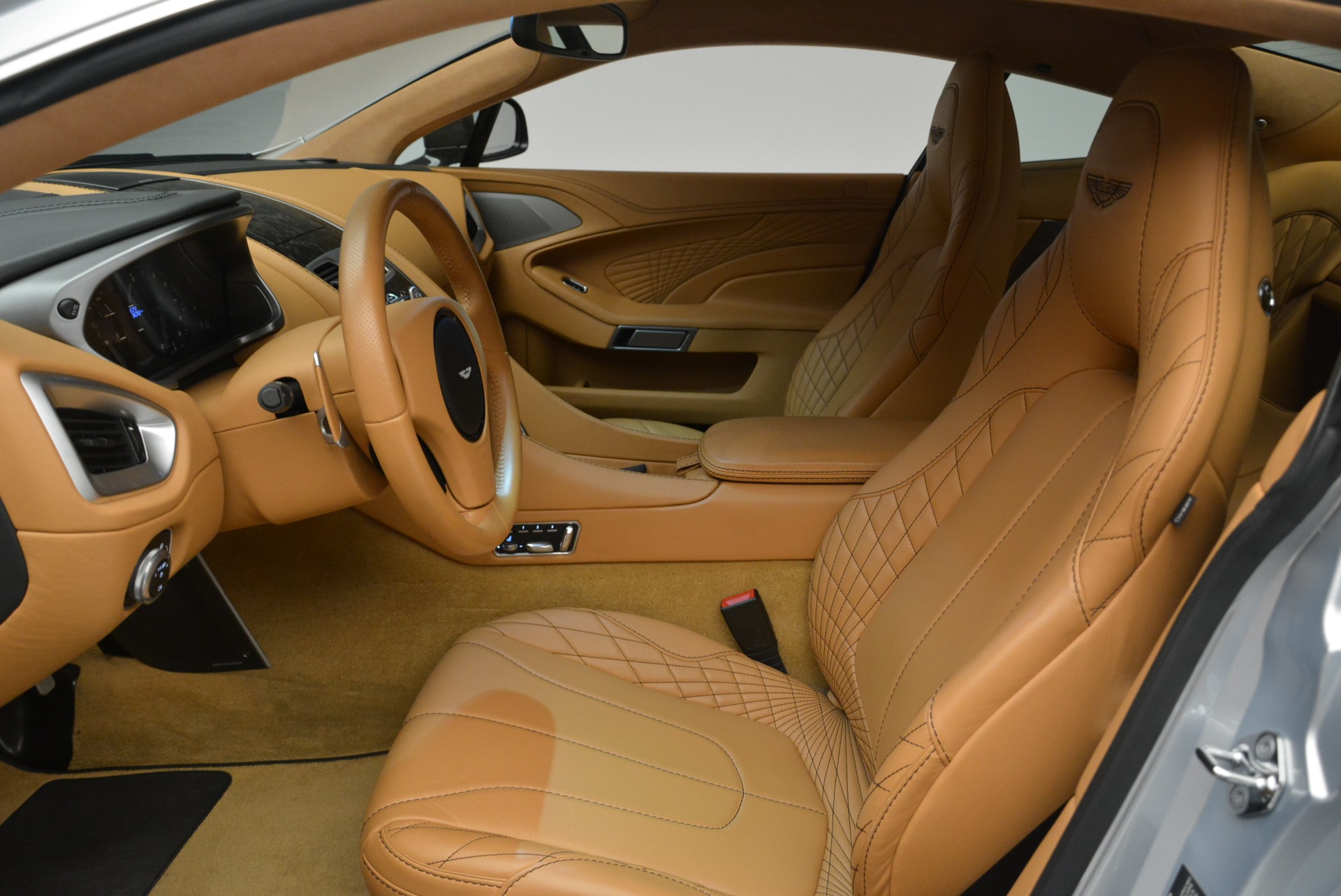 Used-2018-Aston-Martin-Vanquish-S-Coupe