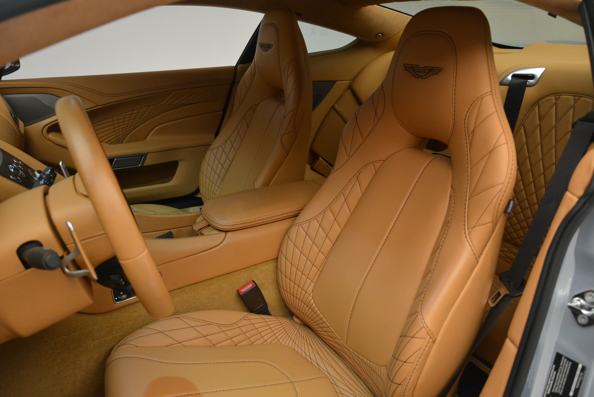 Used-2018-Aston-Martin-Vanquish-S-Coupe