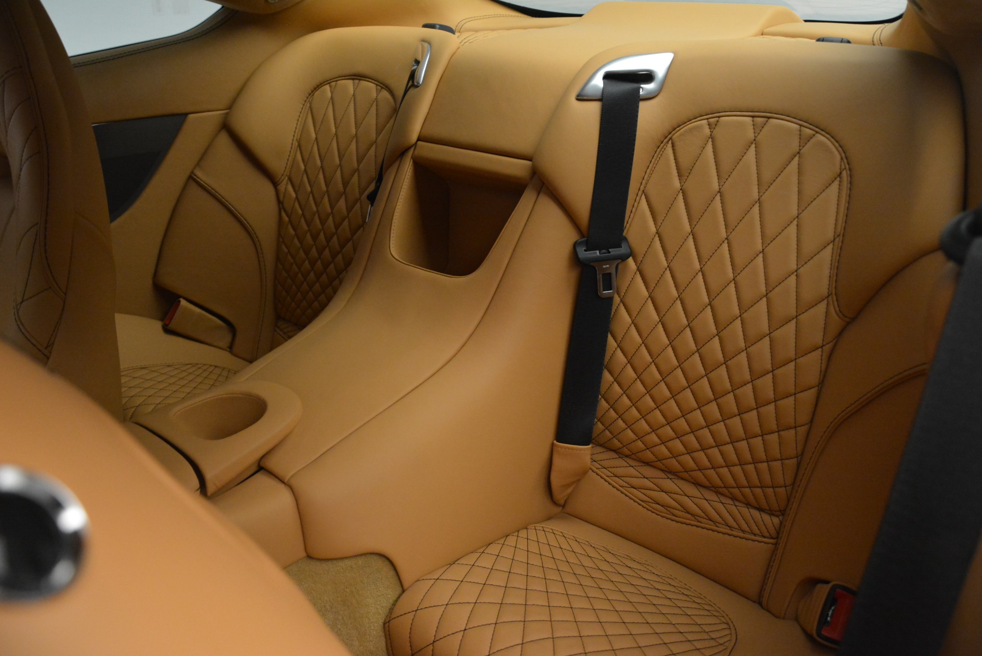 Used-2018-Aston-Martin-Vanquish-S-Coupe