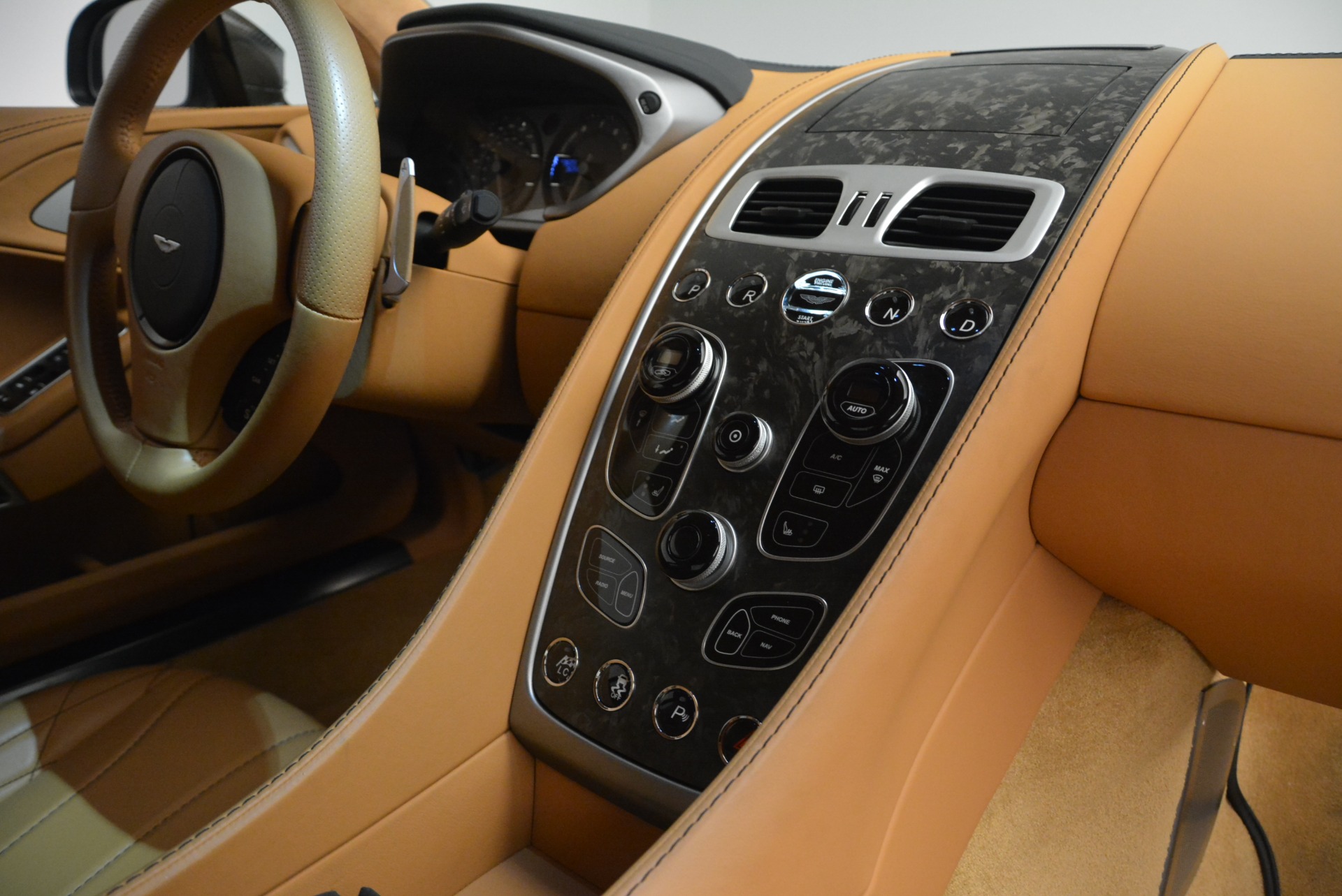 Used-2018-Aston-Martin-Vanquish-S-Coupe