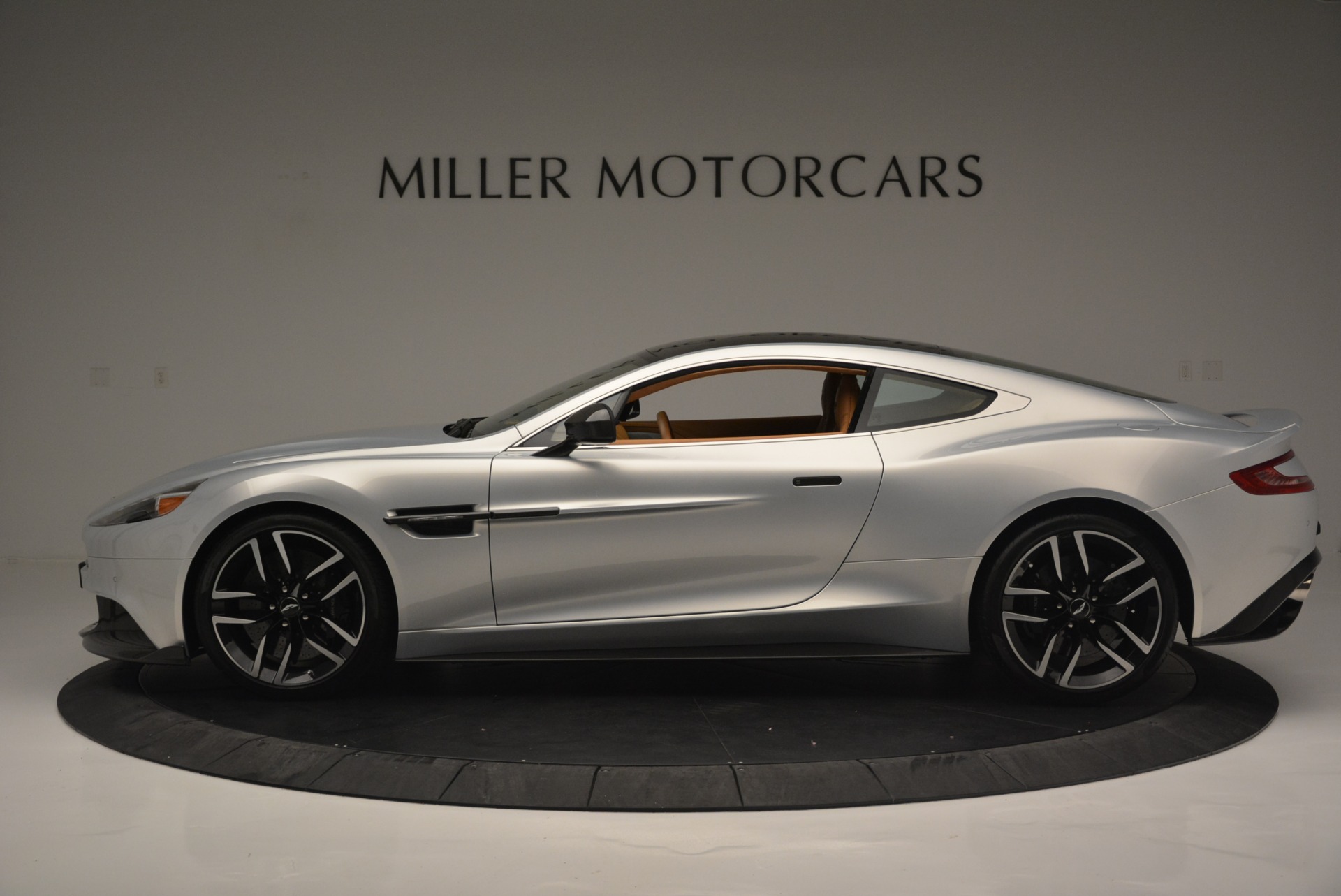 Used-2018-Aston-Martin-Vanquish-S-Coupe