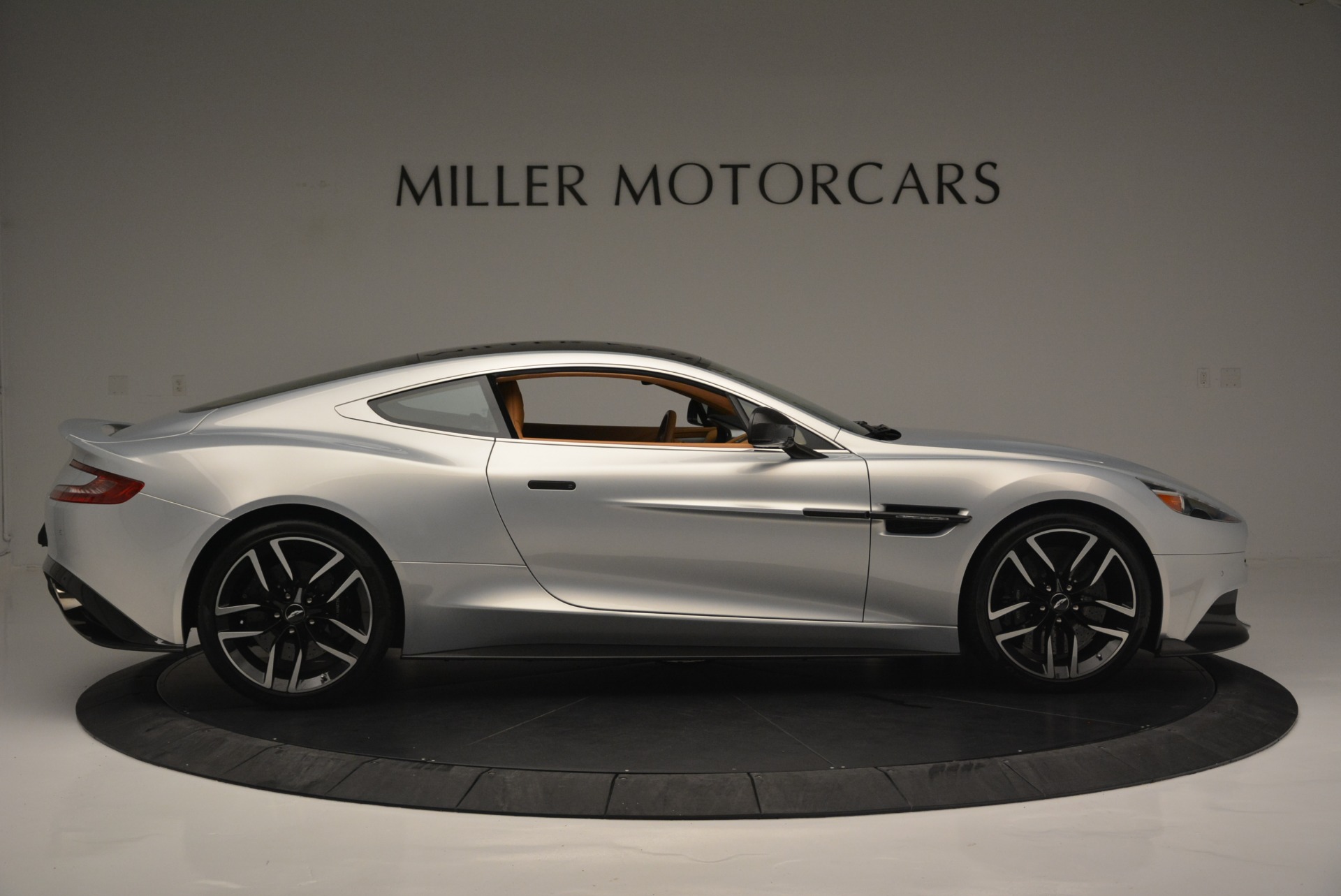 Used-2018-Aston-Martin-Vanquish-S-Coupe