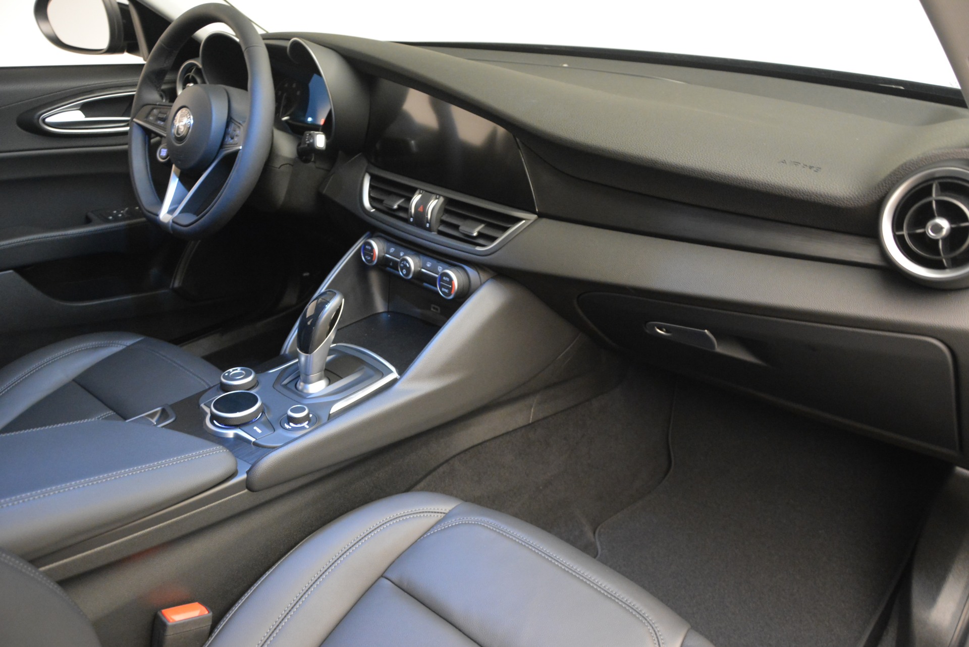 New-2018-Alfa-Romeo-Giulia-Q4