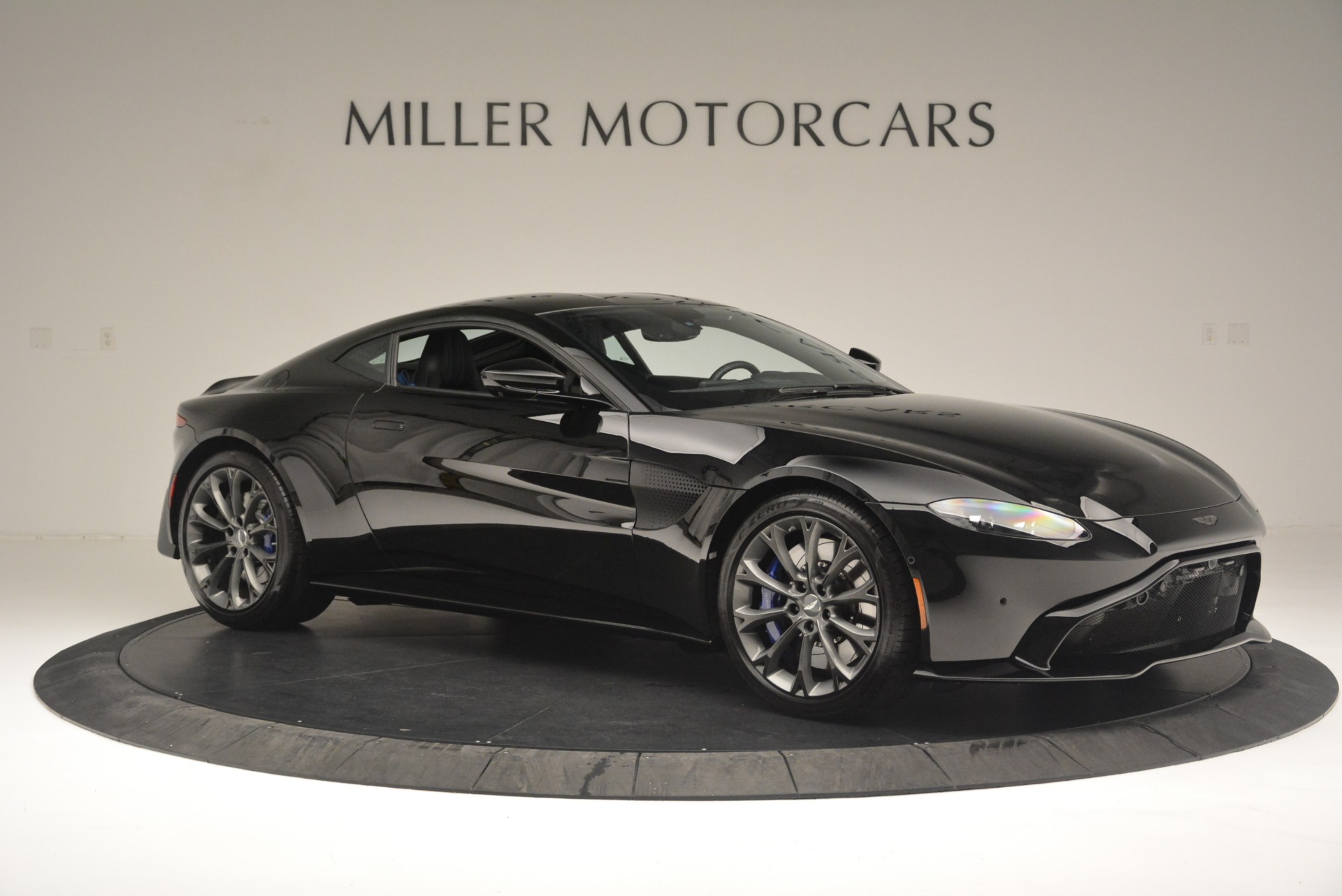 Used-2019-Aston-Martin-Vantage-Coupe