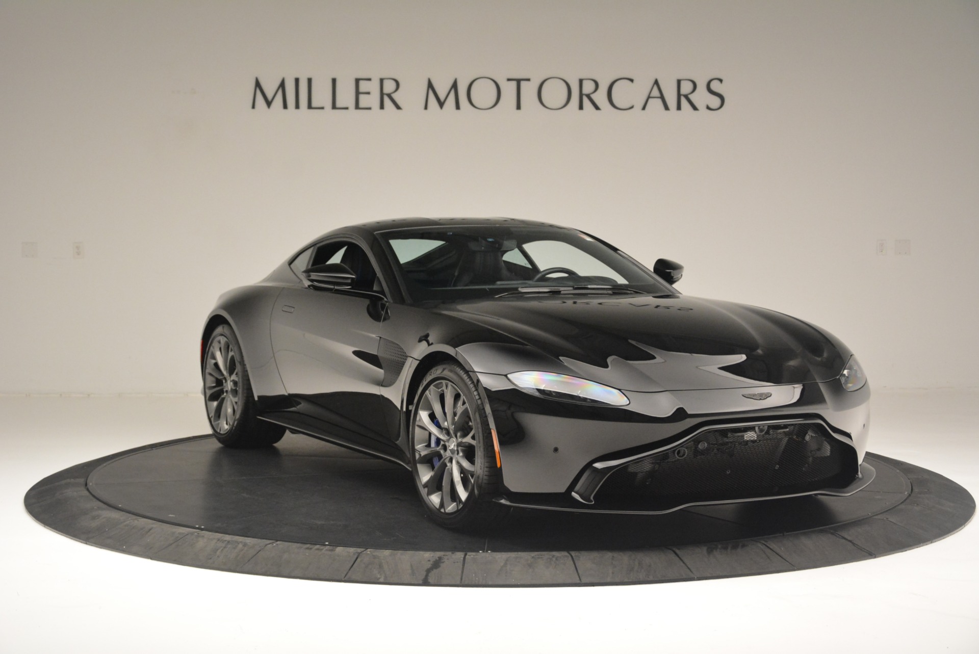 Used-2019-Aston-Martin-Vantage-Coupe