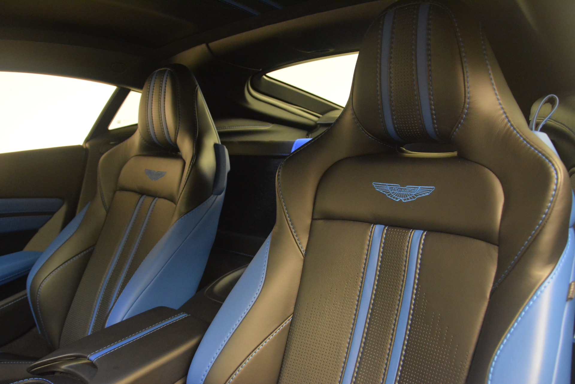 Used-2019-Aston-Martin-Vantage-Coupe