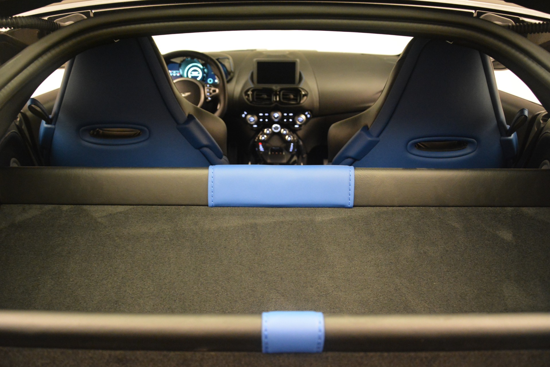 Used-2019-Aston-Martin-Vantage-Coupe