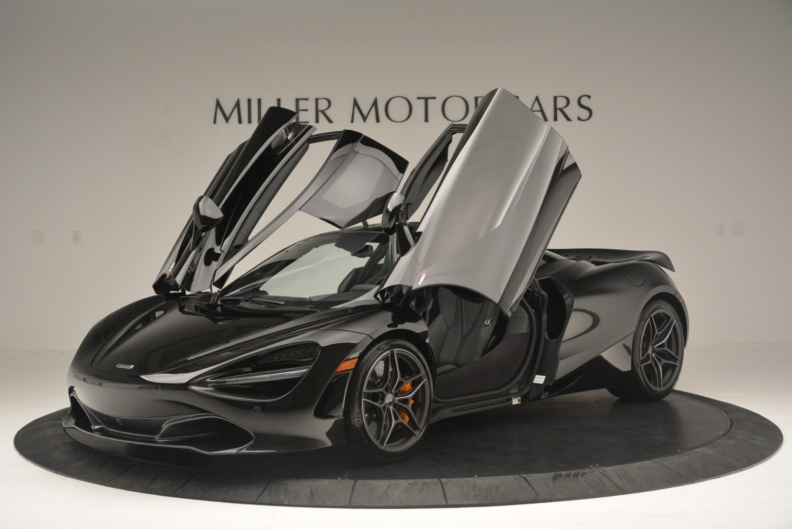 Used-2018-McLaren-720S-Coupe