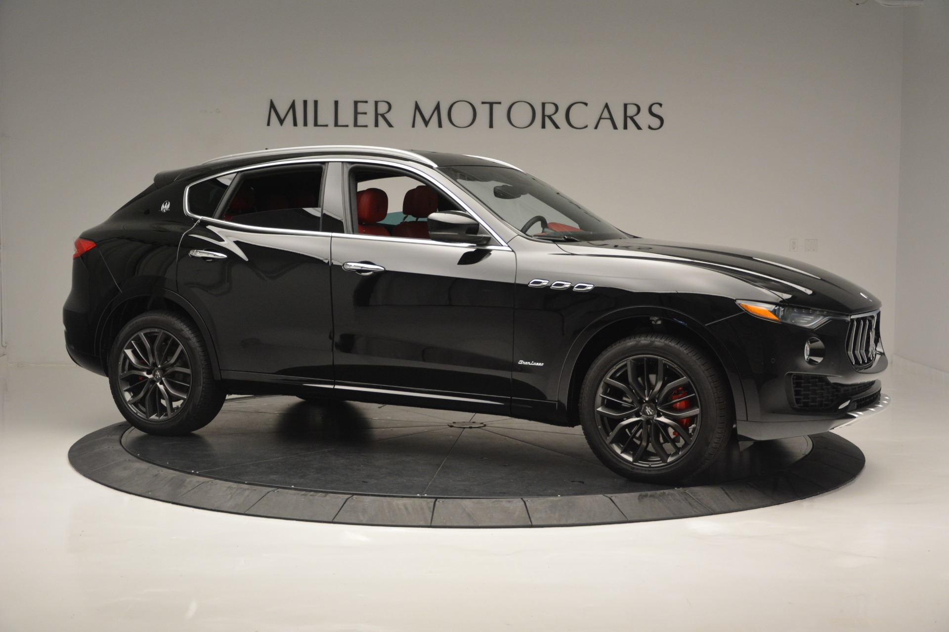 New-2018-Maserati-Levante-Q4-GranLusso