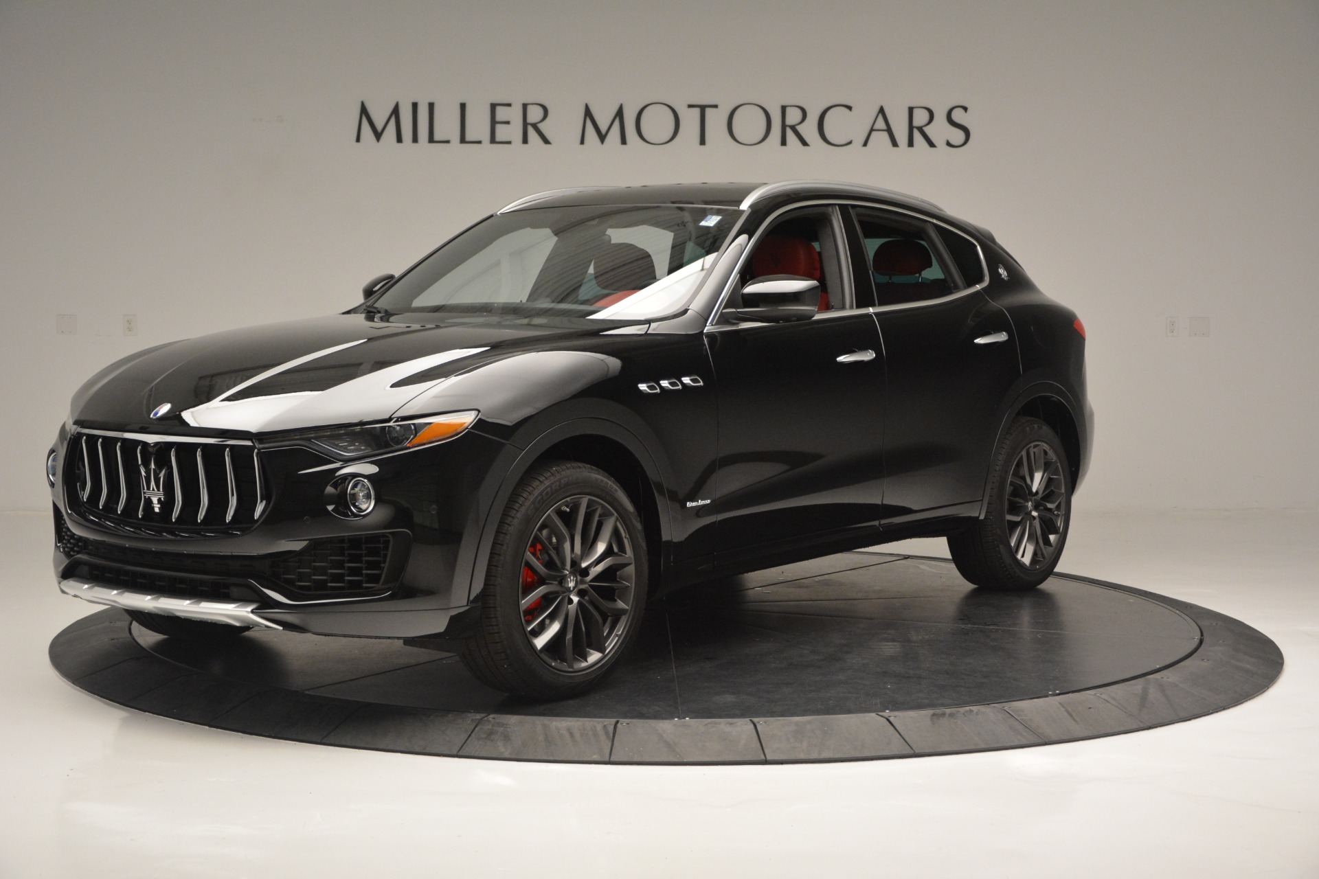 New-2018-Maserati-Levante-Q4-GranLusso