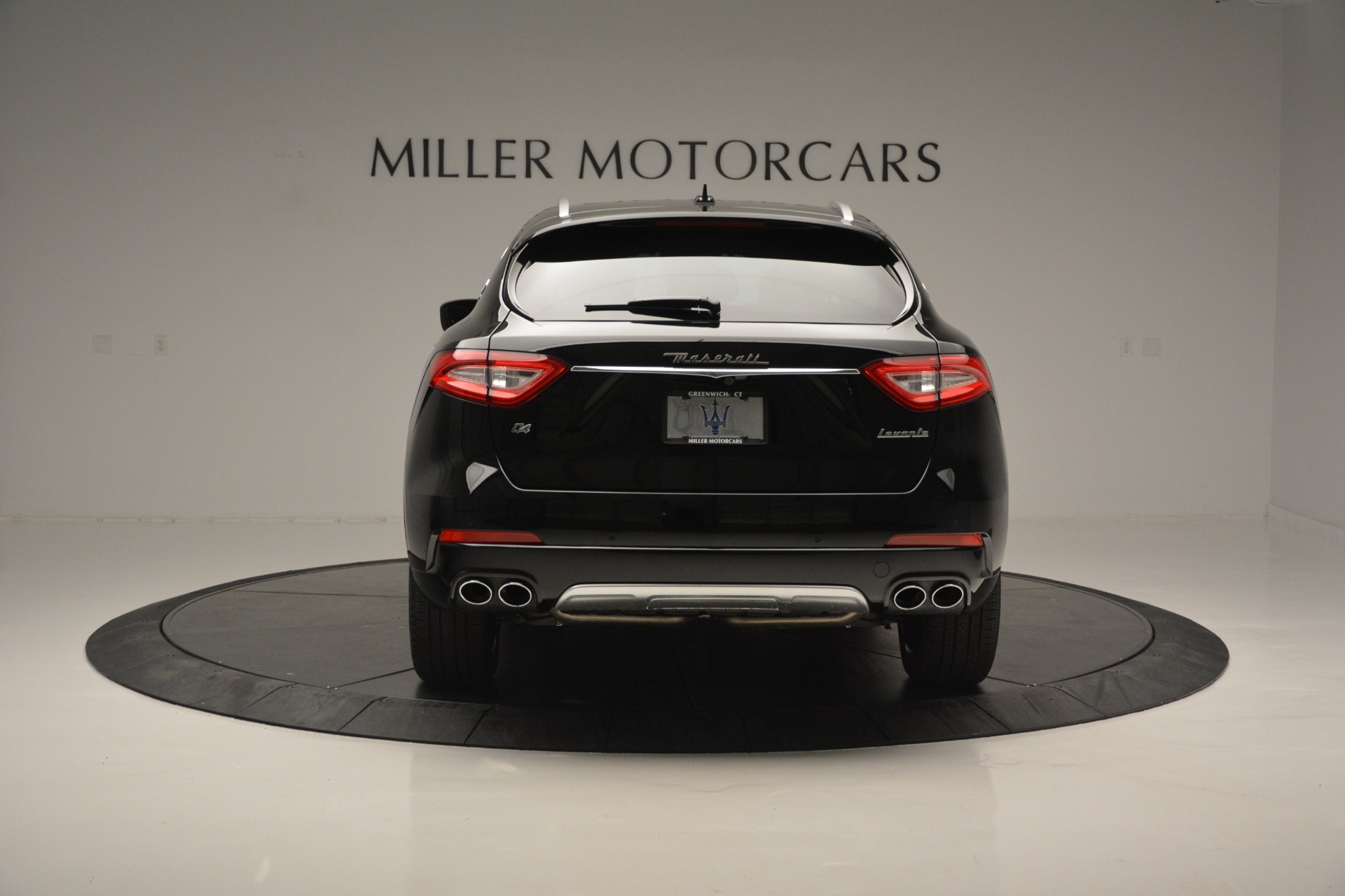 New-2018-Maserati-Levante-Q4-GranLusso