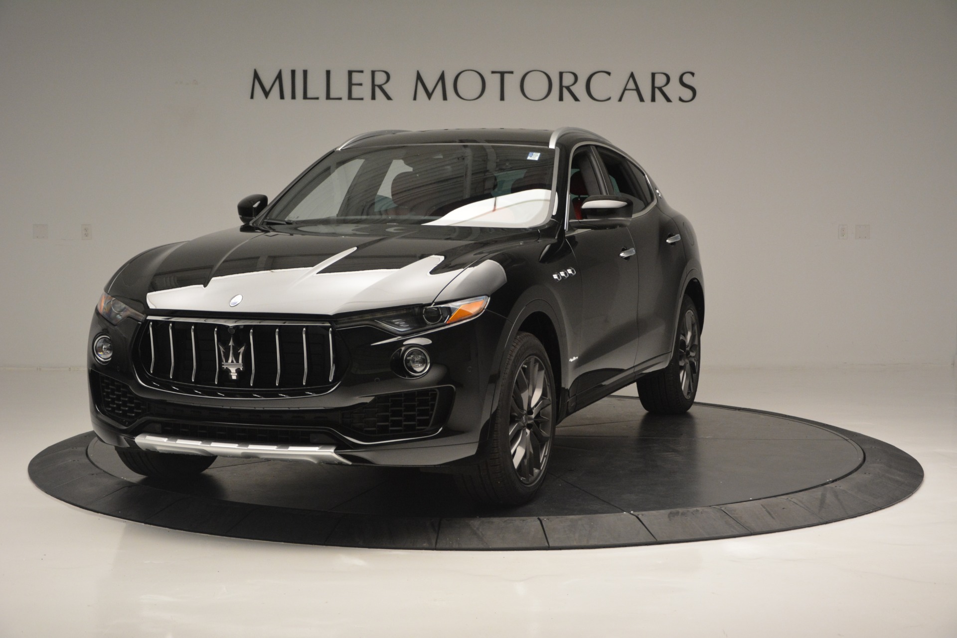 New-2018-Maserati-Levante-Q4-GranLusso