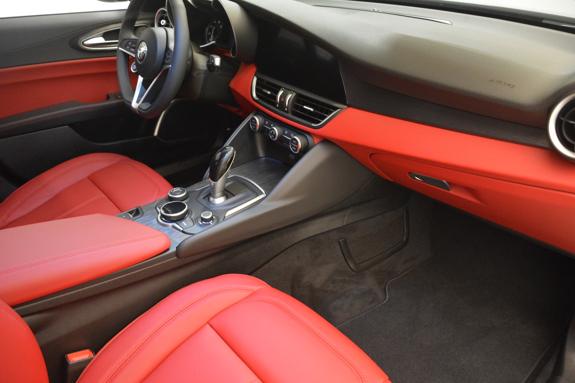 New-2018-Alfa-Romeo-Giulia-Q4