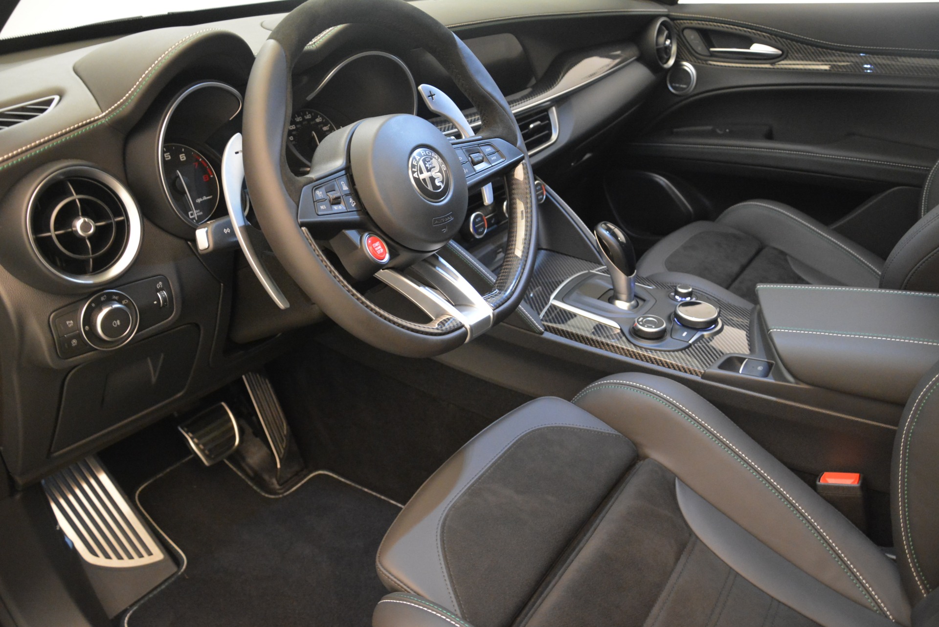 New-2018-Alfa-Romeo-Stelvio-Quadrifoglio