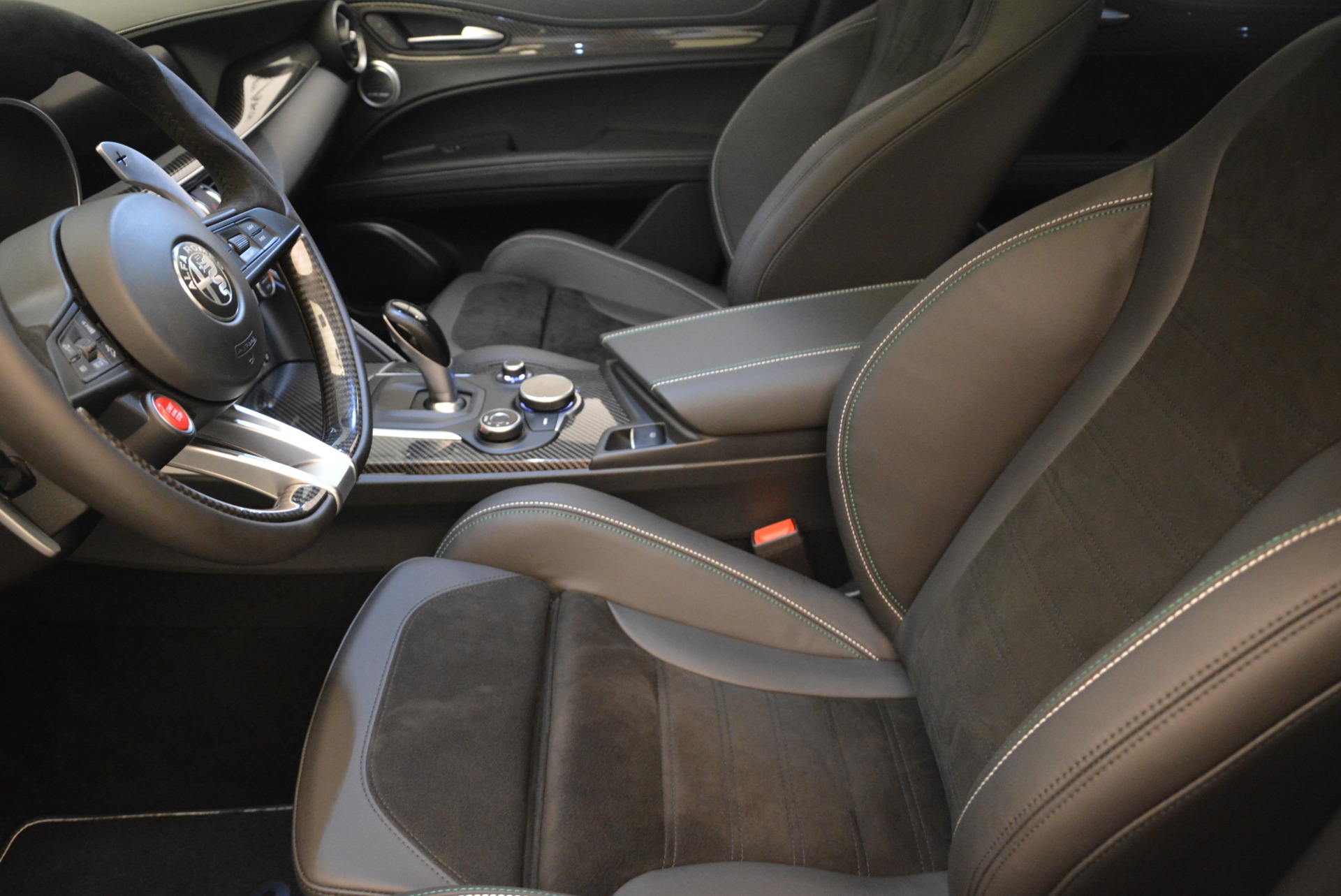 New-2018-Alfa-Romeo-Stelvio-Quadrifoglio