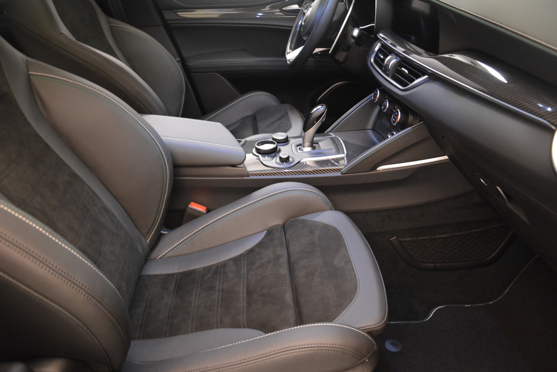 New-2018-Alfa-Romeo-Stelvio-Quadrifoglio