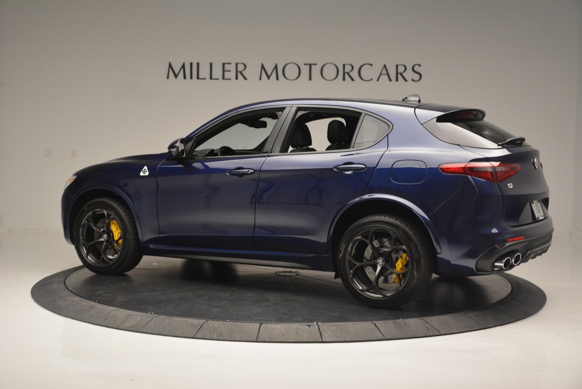 New-2018-Alfa-Romeo-Stelvio-Quadrifoglio