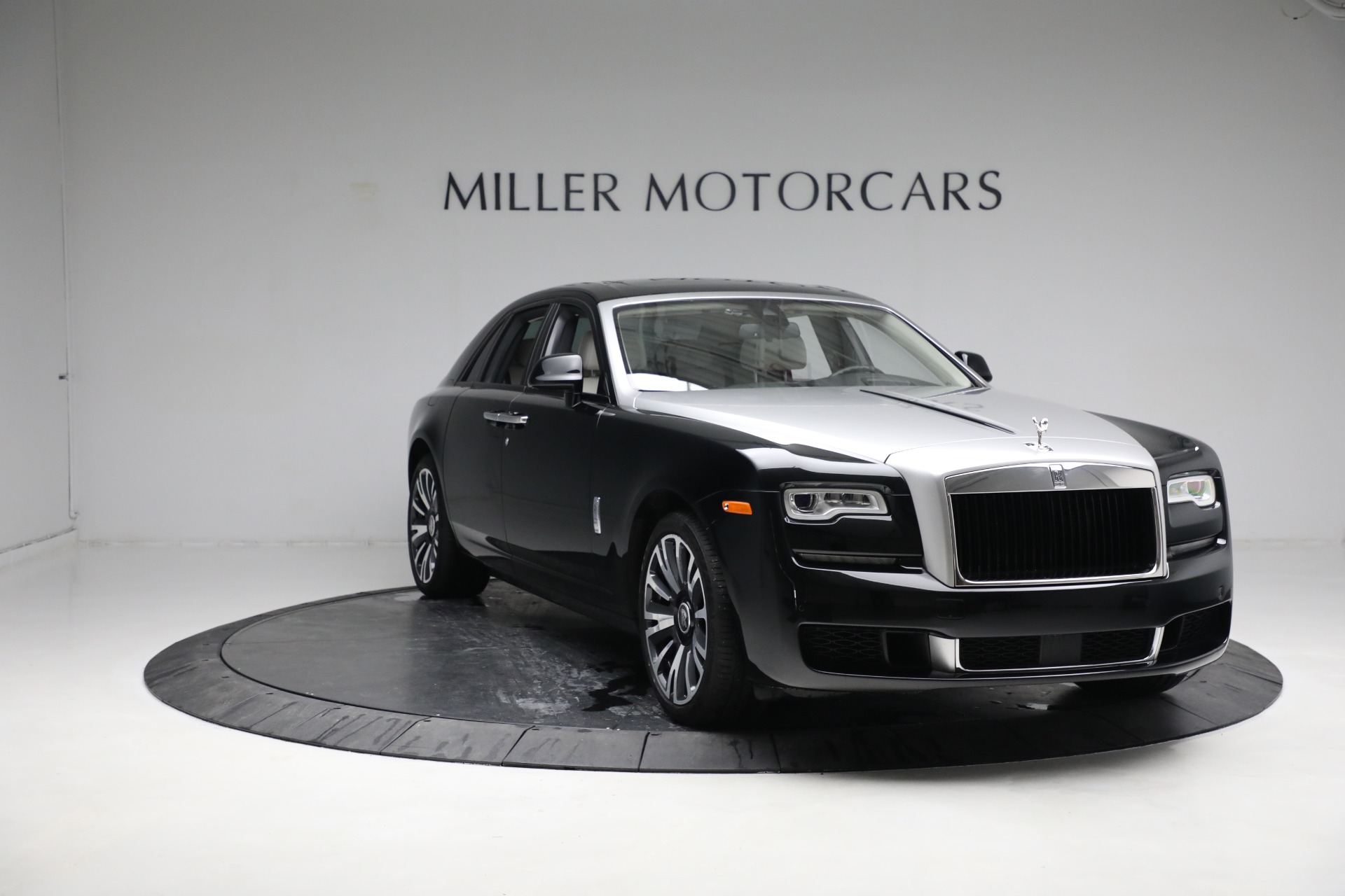 Used-2019-Rolls-Royce-Ghost
