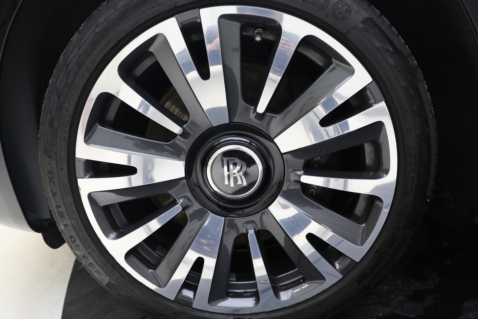 Used-2019-Rolls-Royce-Ghost