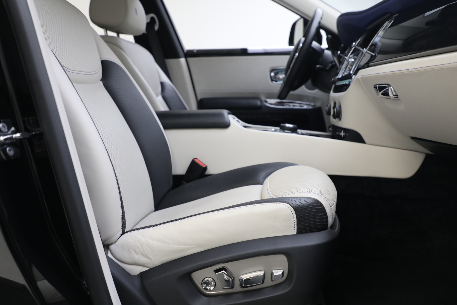 Used-2019-Rolls-Royce-Ghost