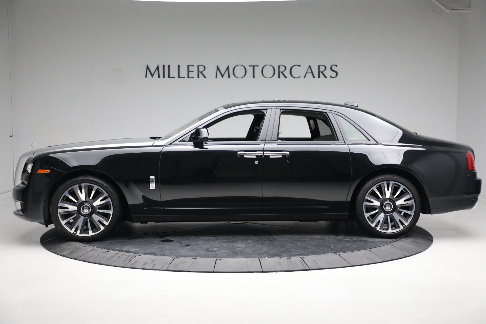 Used-2019-Rolls-Royce-Ghost