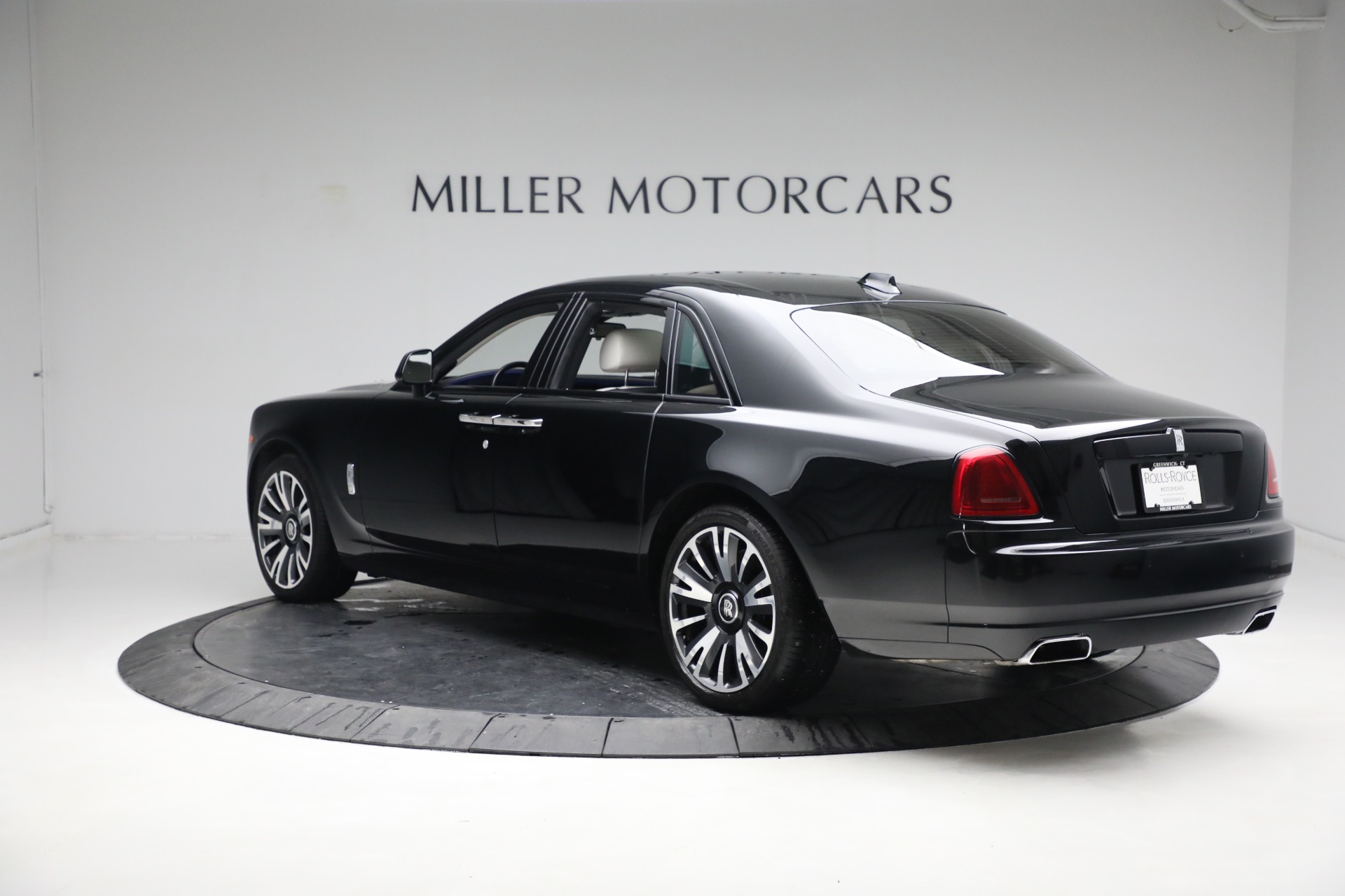 Used-2019-Rolls-Royce-Ghost