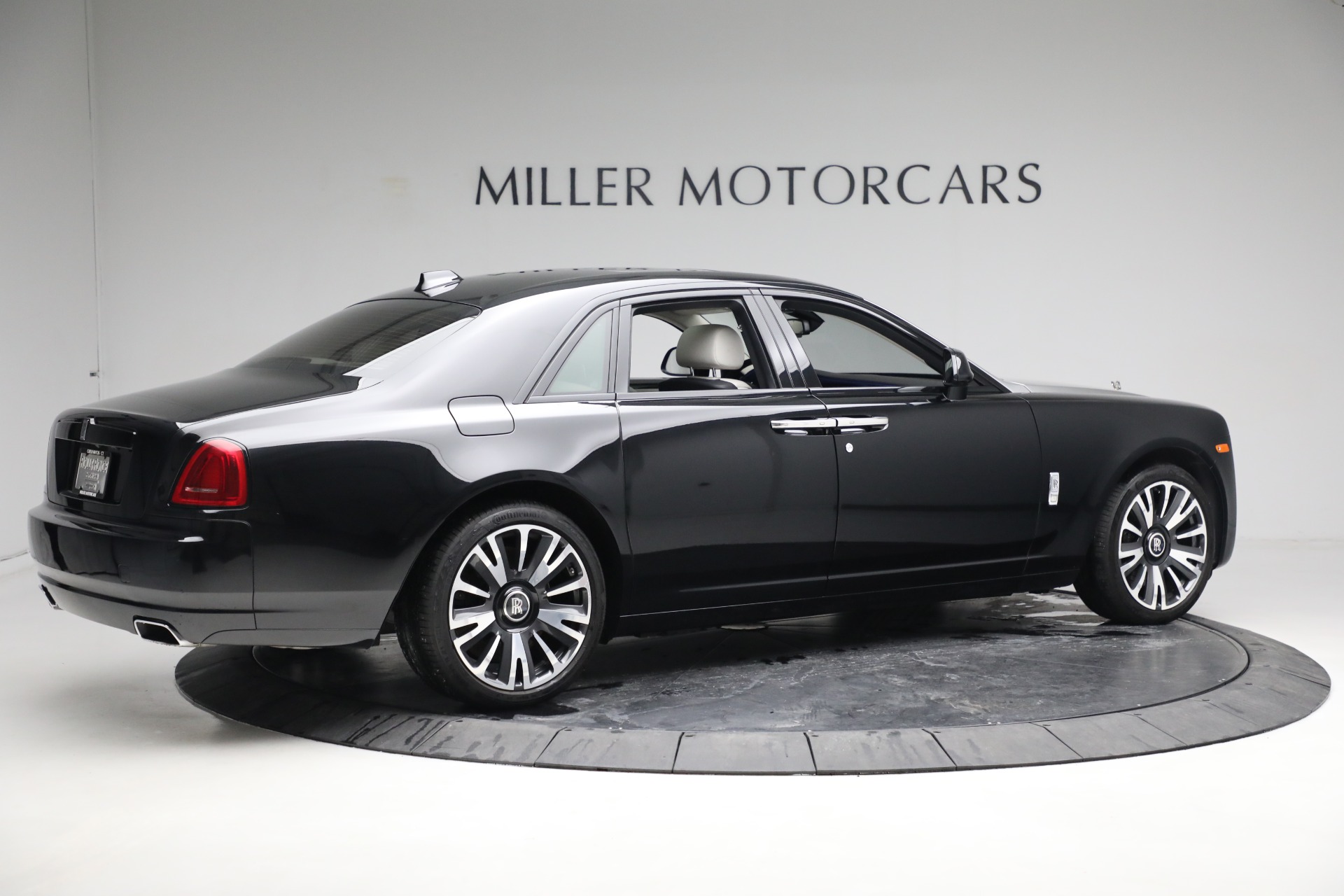 Used-2019-Rolls-Royce-Ghost