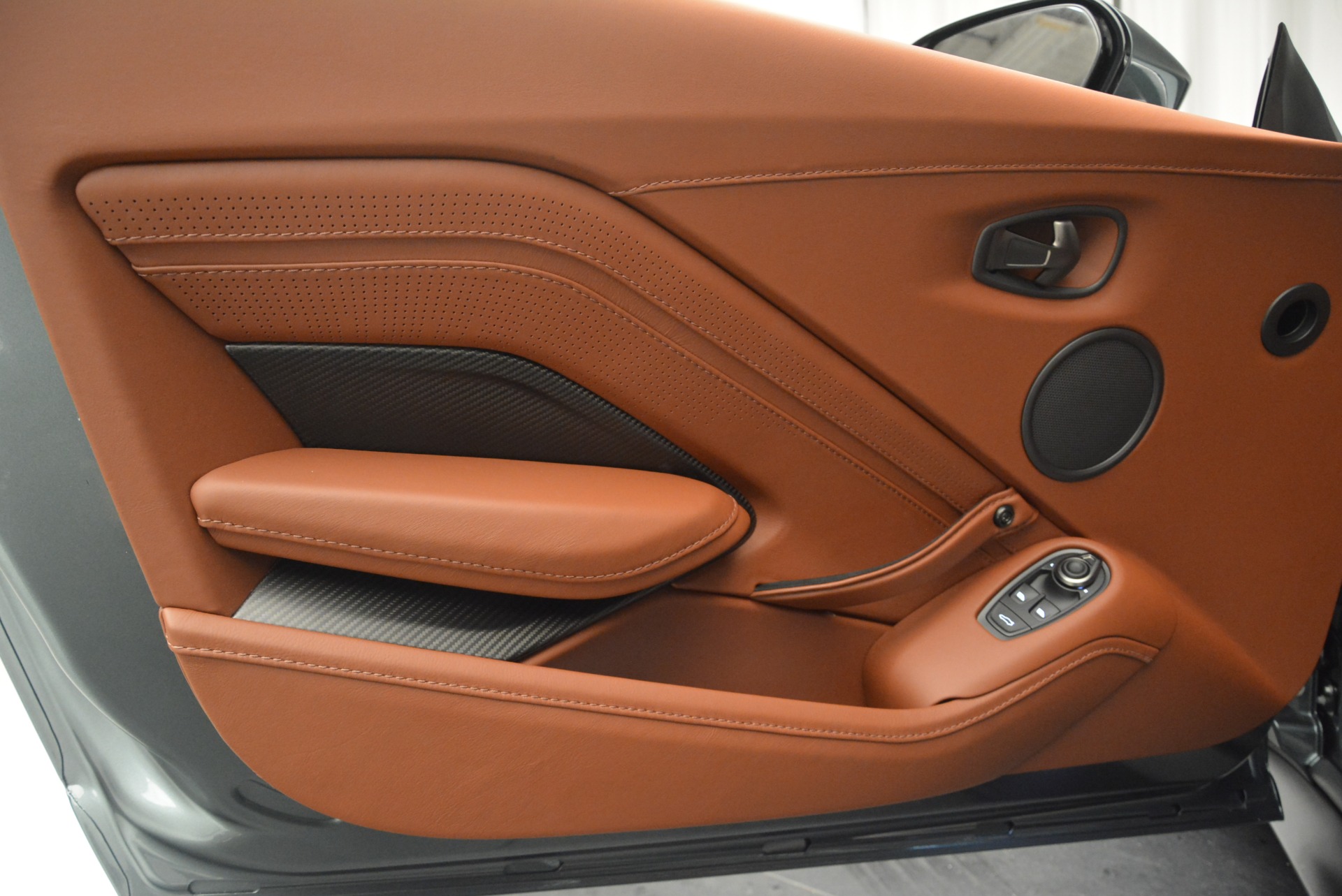 New-2019-Aston-Martin-Vantage-Coupe