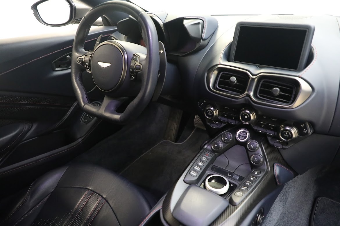 Used-2019-Aston-Martin-Vantage