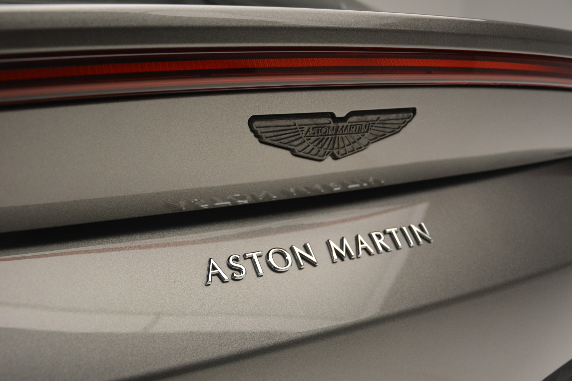 Used-2019-Aston-Martin-Vantage