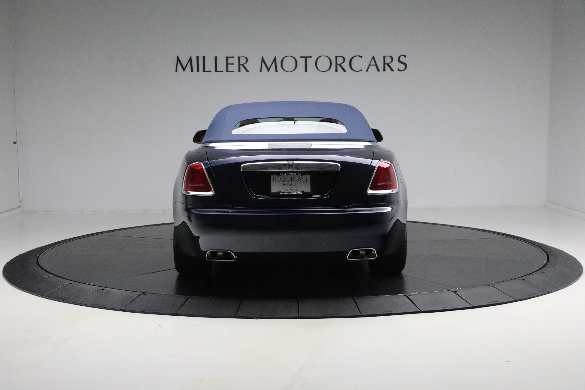 Used-2019-Rolls-Royce-Dawn