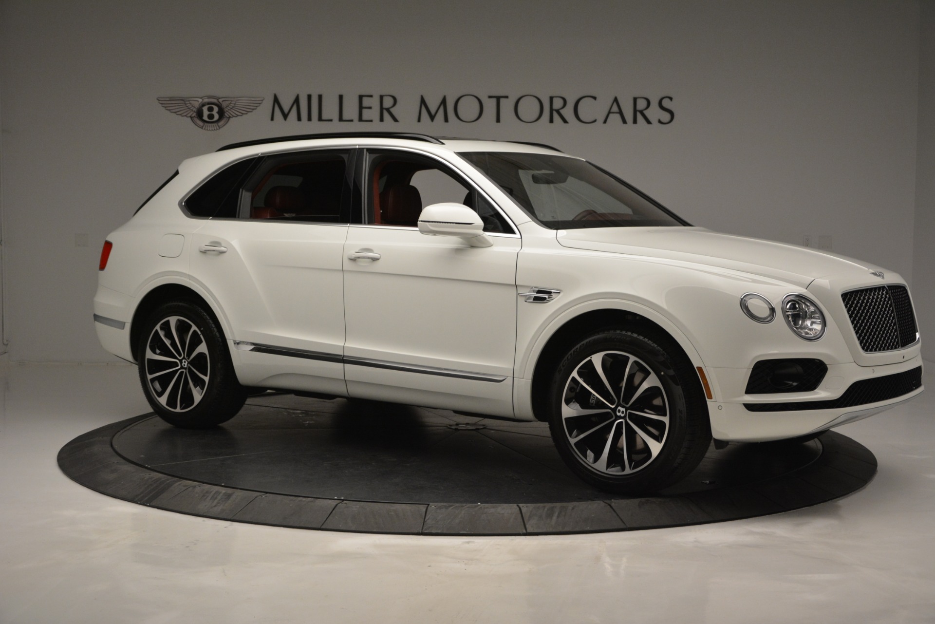 New-2019-Bentley-Bentayga-V8