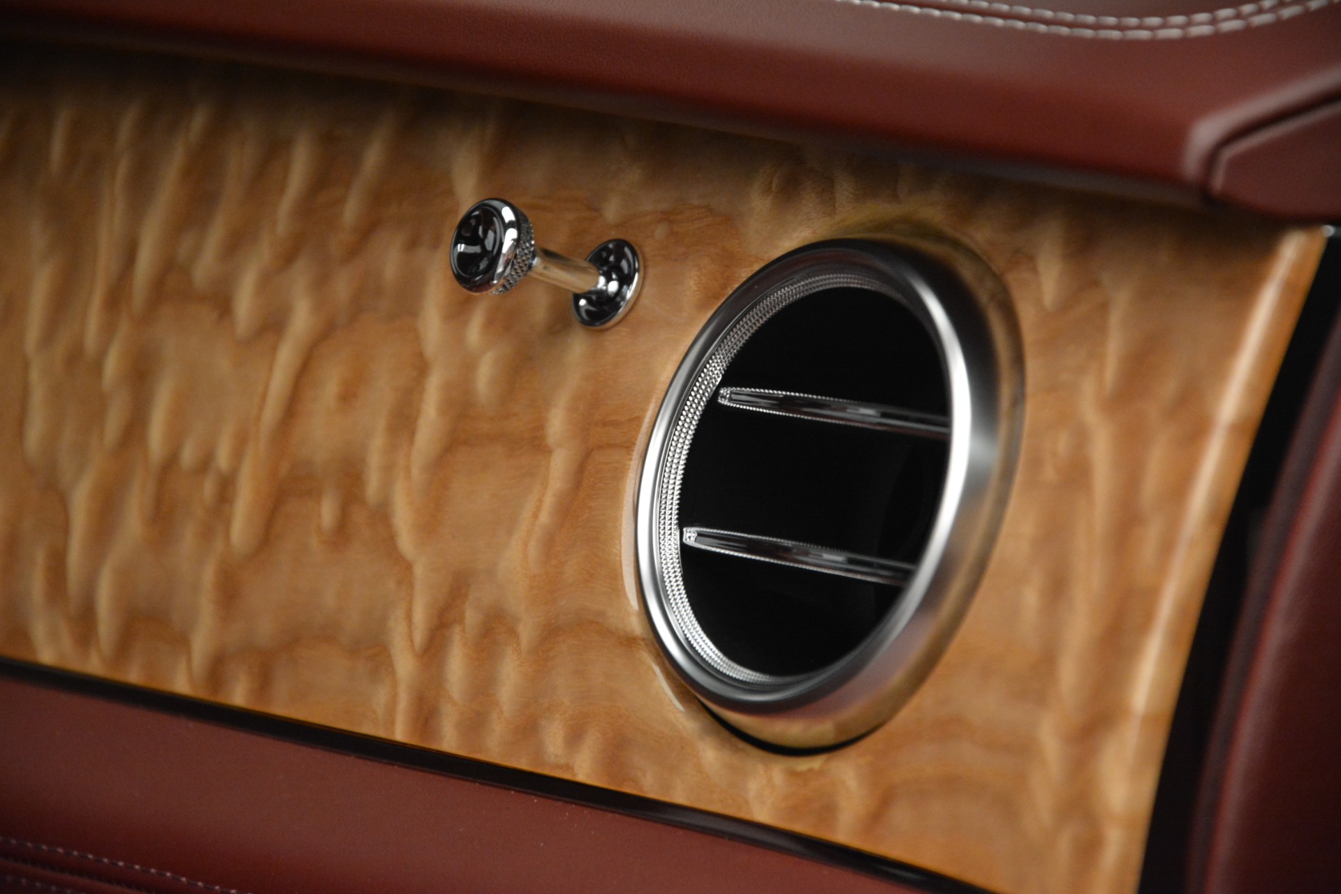 New-2019-Bentley-Bentayga-V8