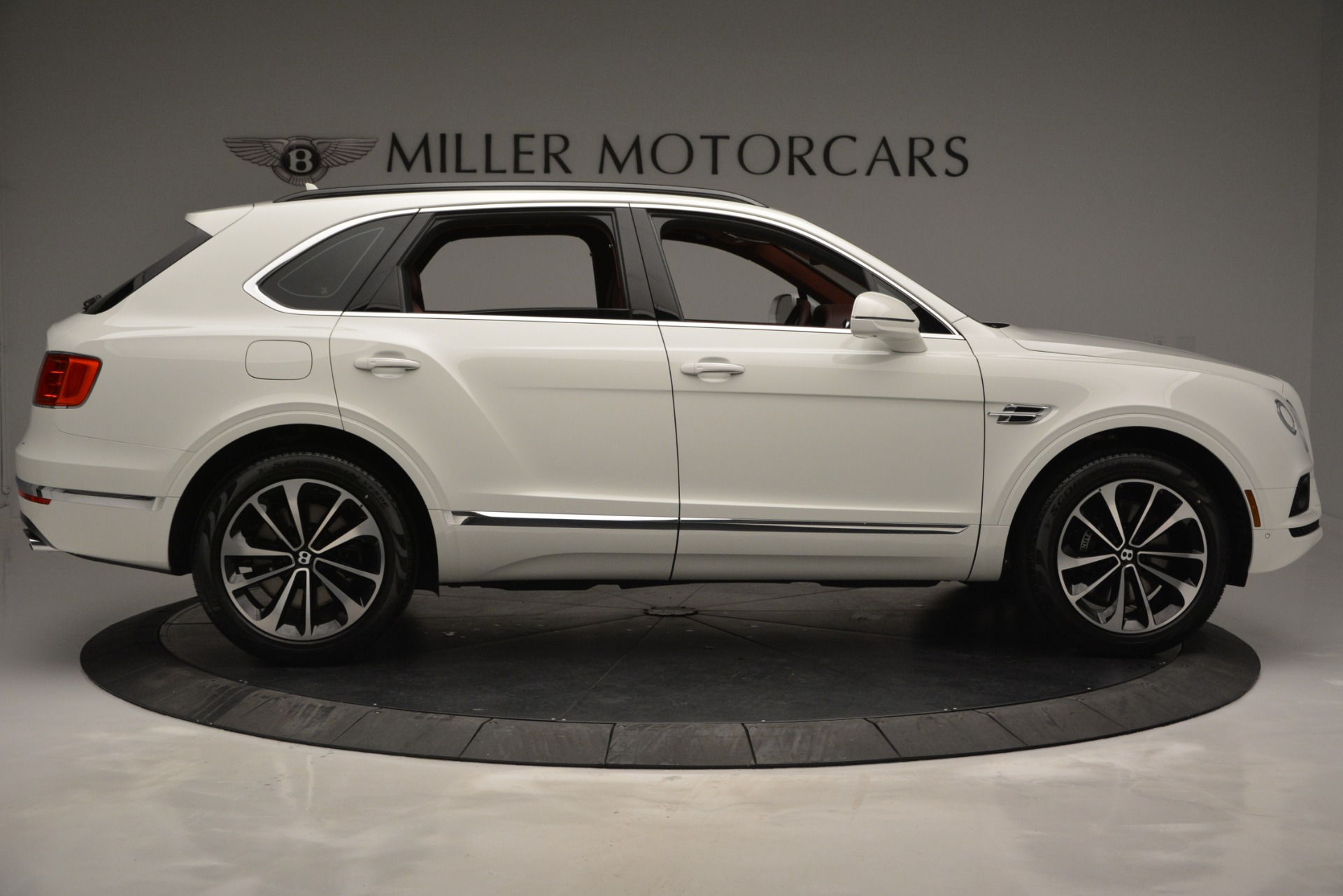 New-2019-Bentley-Bentayga-V8