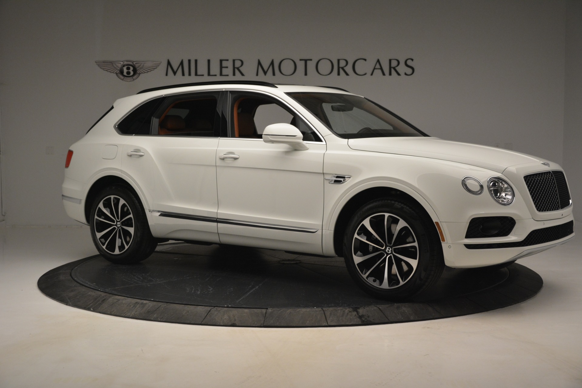 New-2019-Bentley-Bentayga-V8