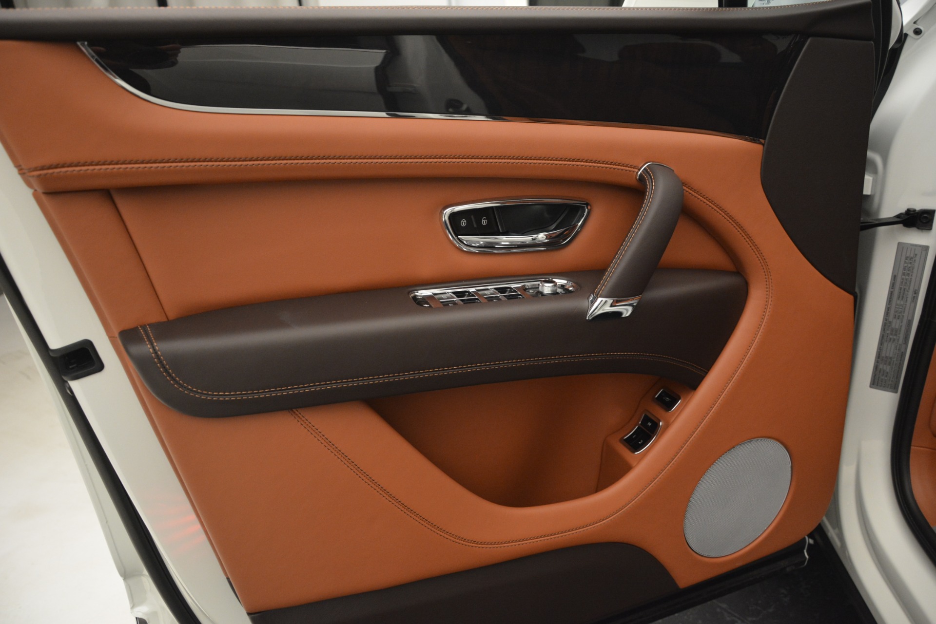 New-2019-Bentley-Bentayga-V8