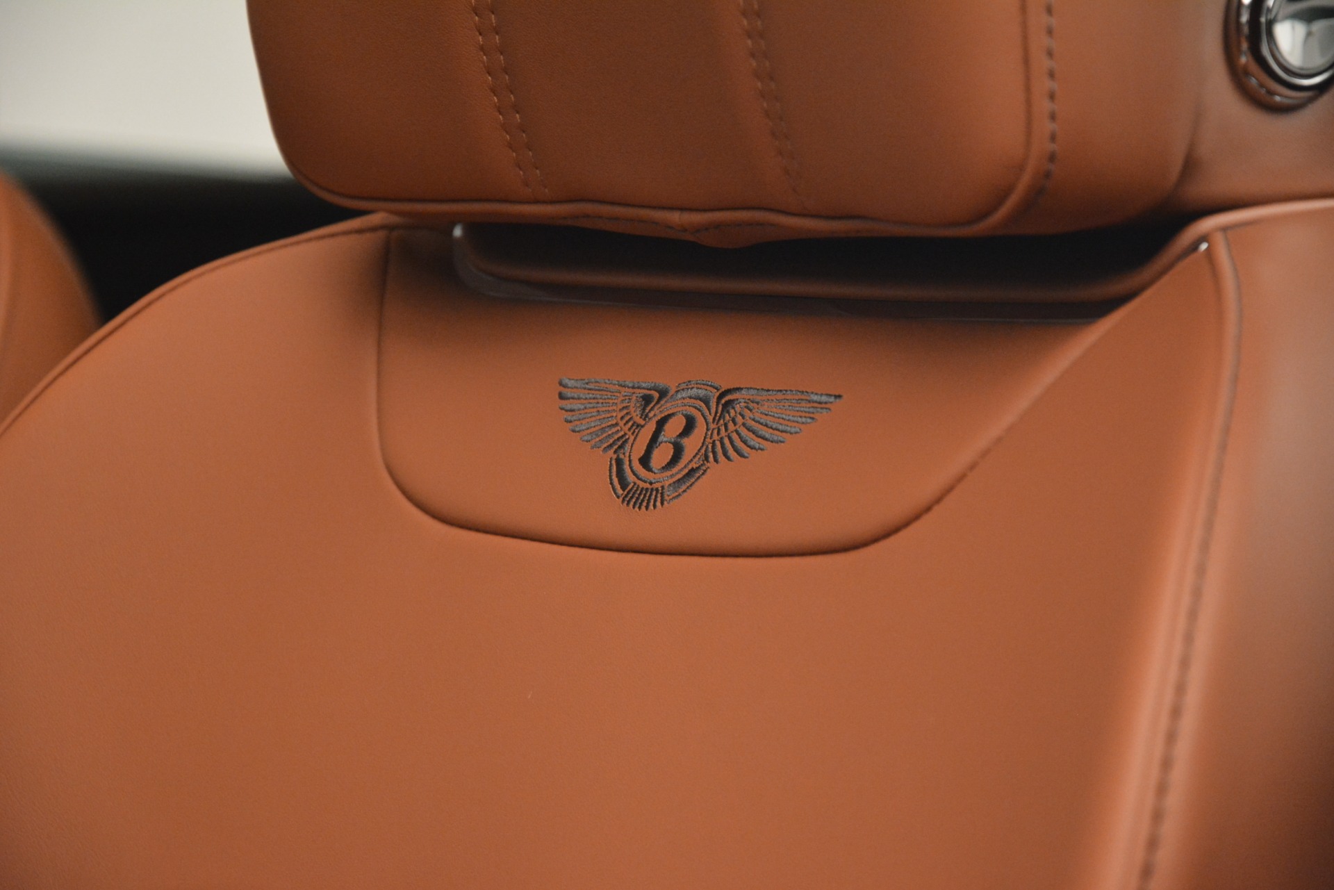 New-2019-Bentley-Bentayga-V8