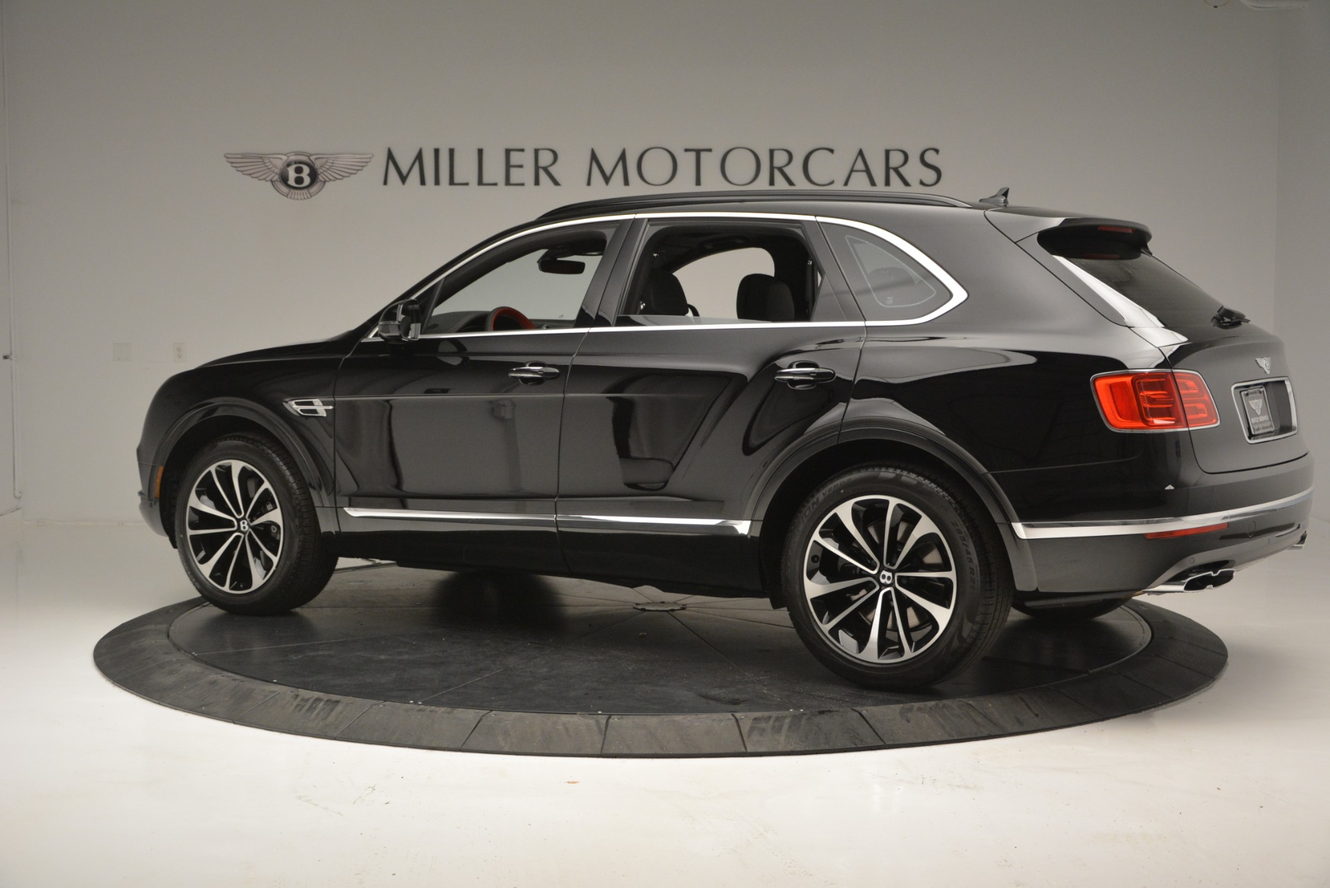 Used-2019-Bentley-Bentayga-V8
