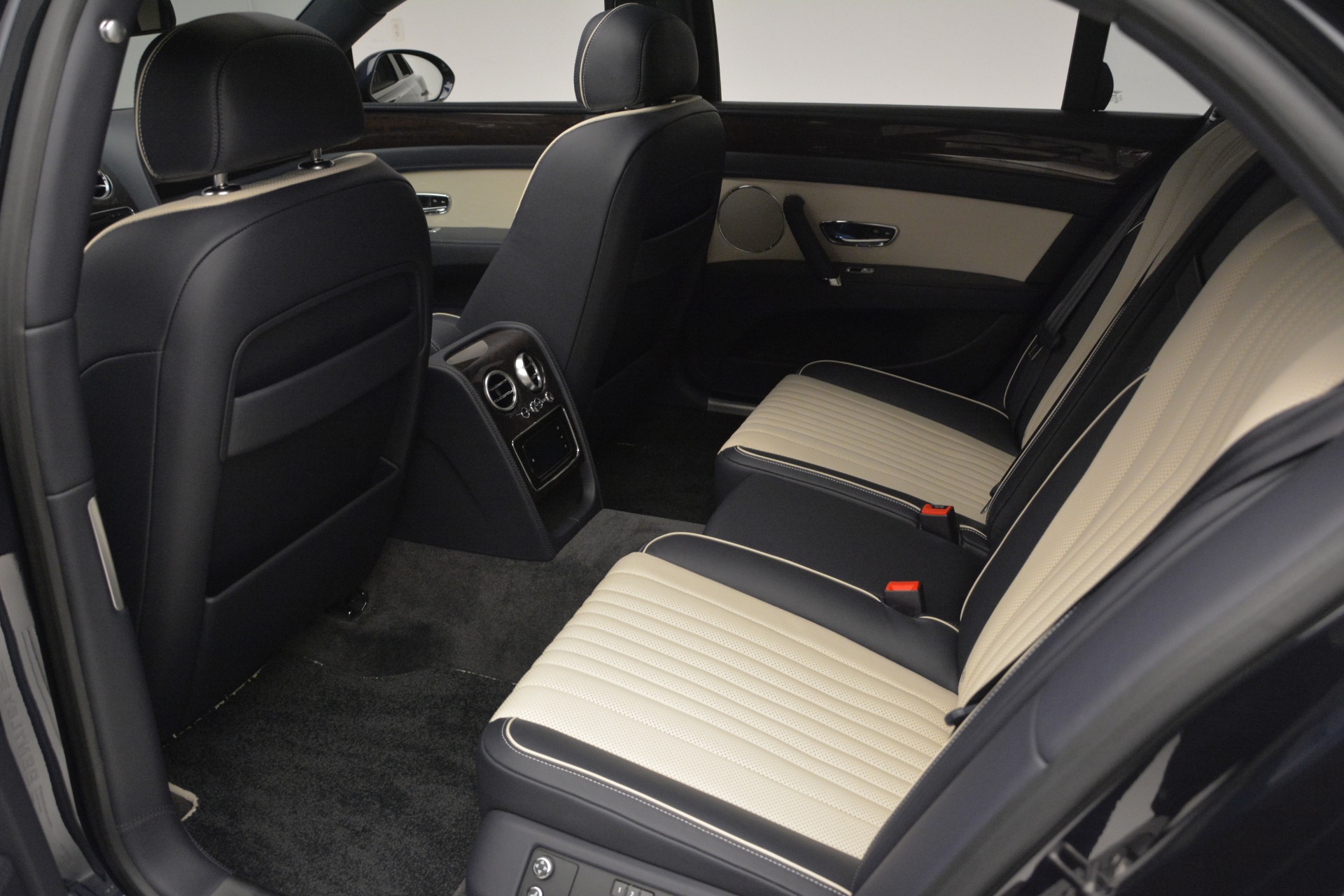 New-2018-Bentley-Flying-Spur-V8