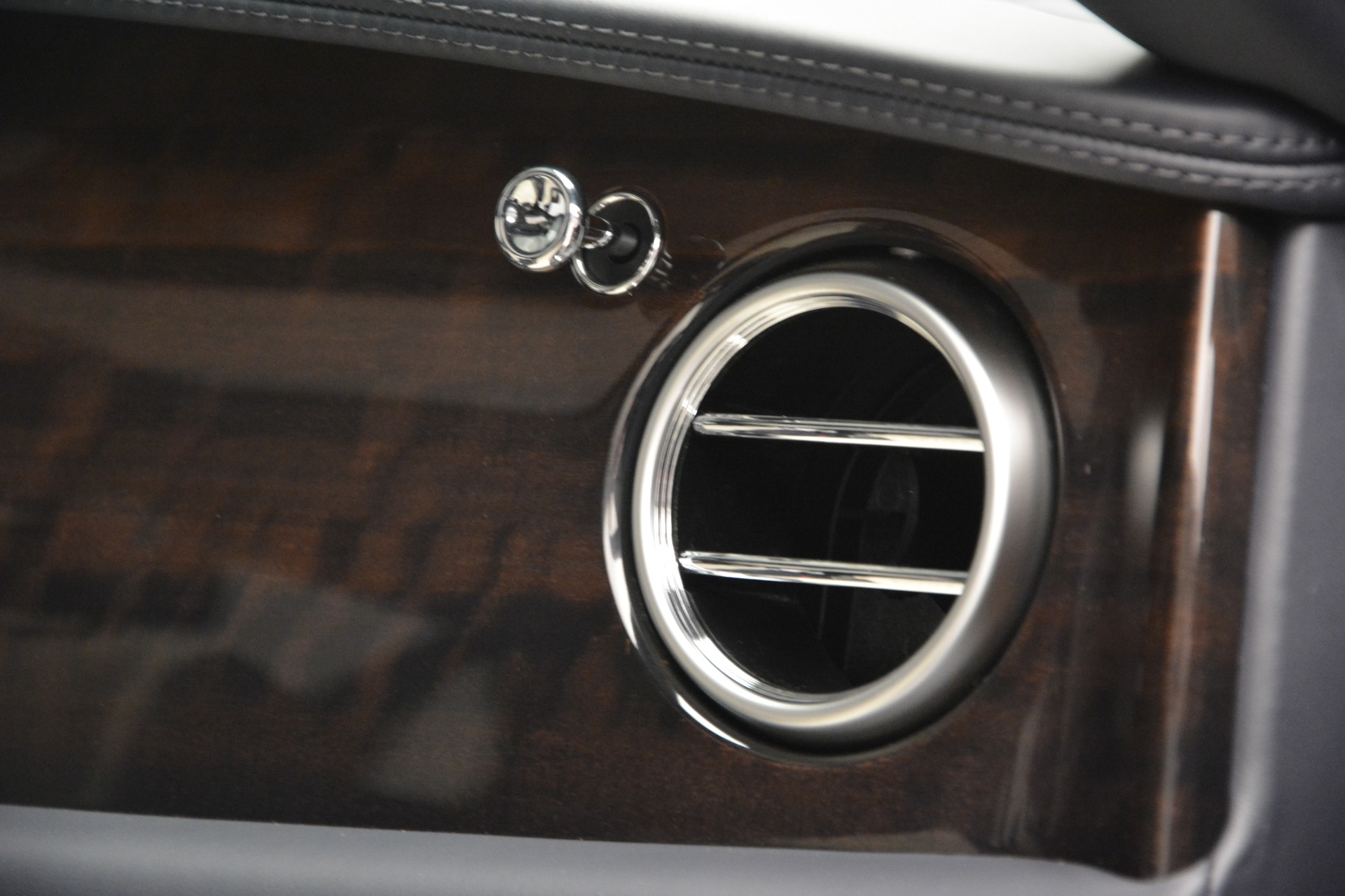 New-2018-Bentley-Flying-Spur-V8