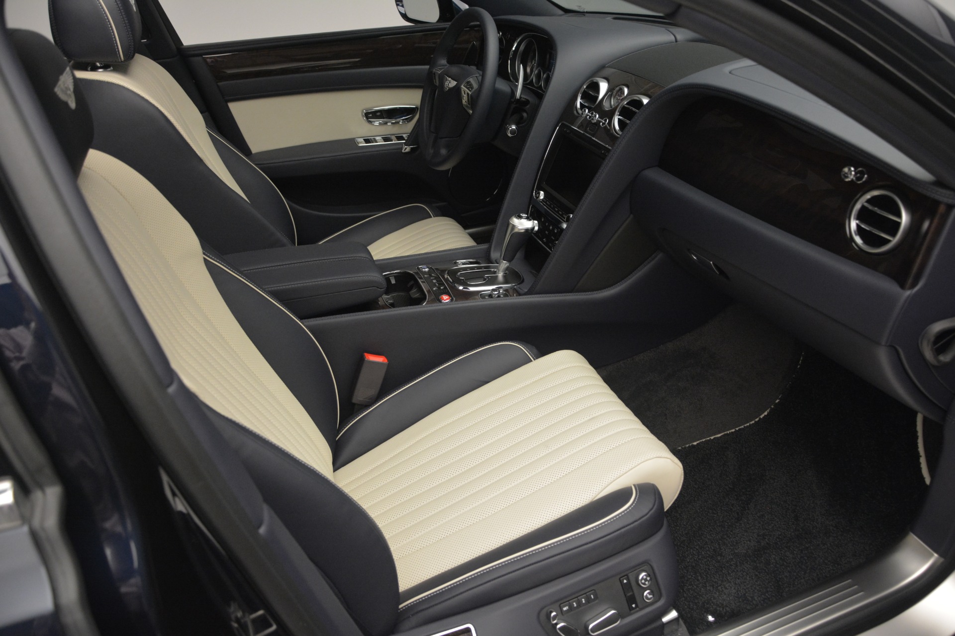 New-2018-Bentley-Flying-Spur-V8