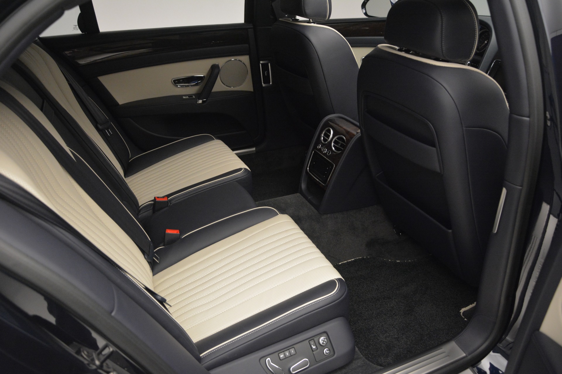 New-2018-Bentley-Flying-Spur-V8