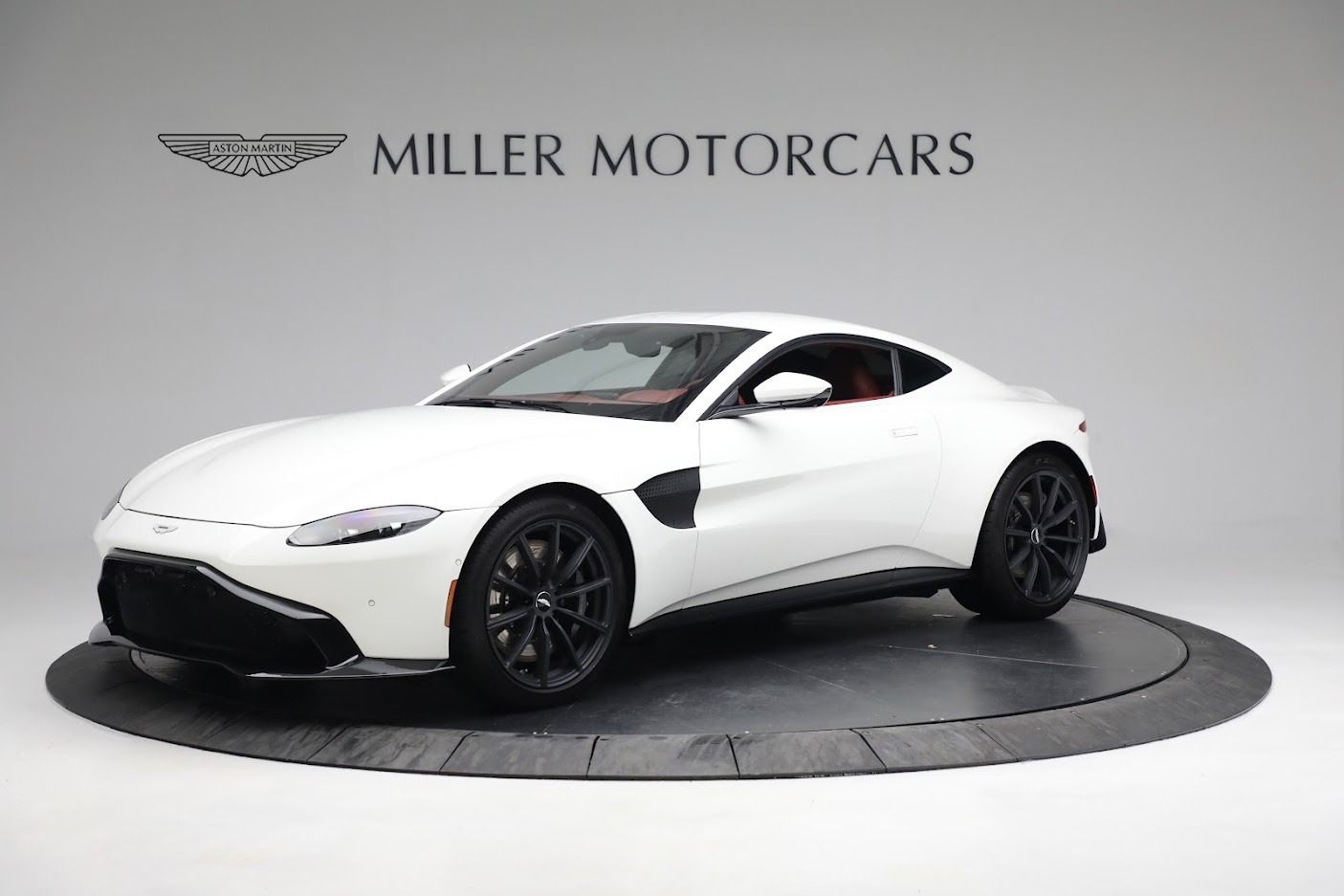 Used-2019-Aston-Martin-Vantage