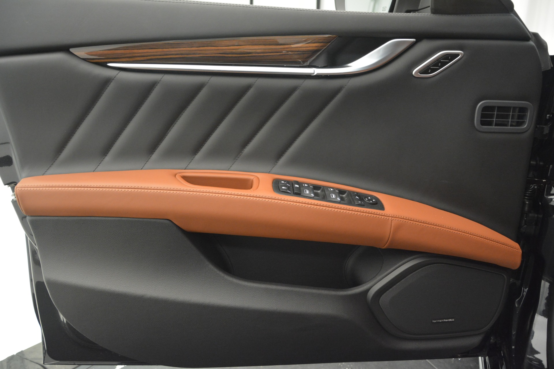 New-2019-Maserati-Ghibli-S-Q4-GranLusso