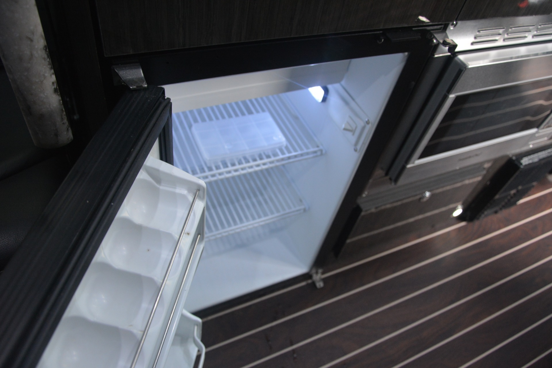 Used-2014-Mercedes-Benz-Sprinter-3500-Airstream-Lounge-Extended