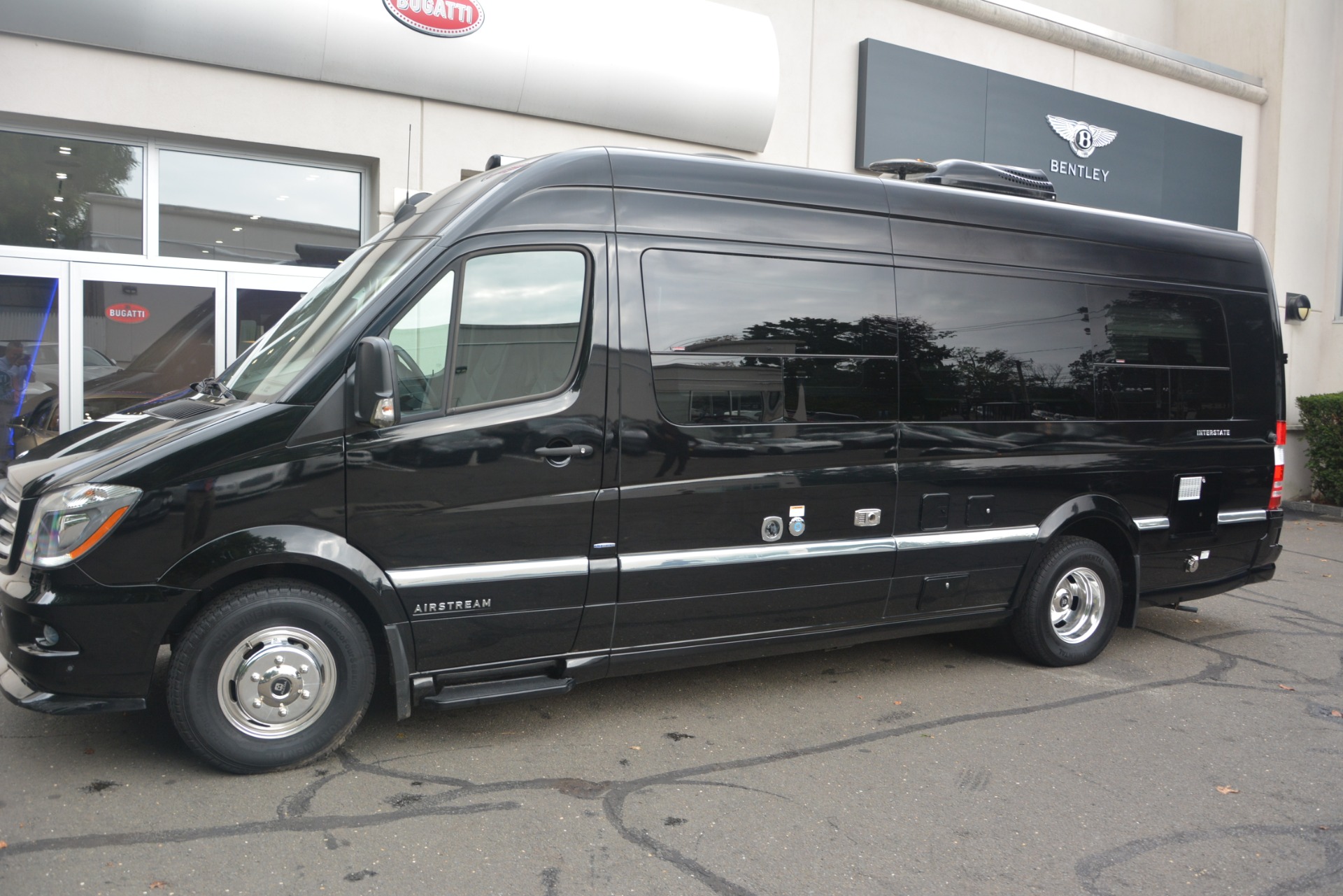 Used-2014-Mercedes-Benz-Sprinter-3500-Airstream-Lounge-Extended