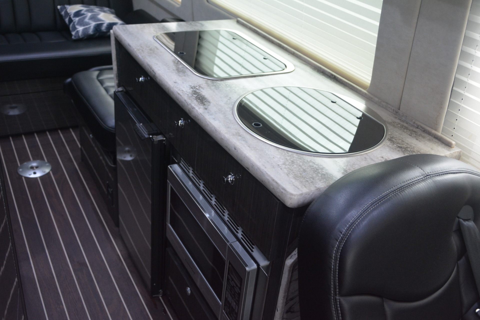 Used-2014-Mercedes-Benz-Sprinter-3500-Airstream-Lounge-Extended