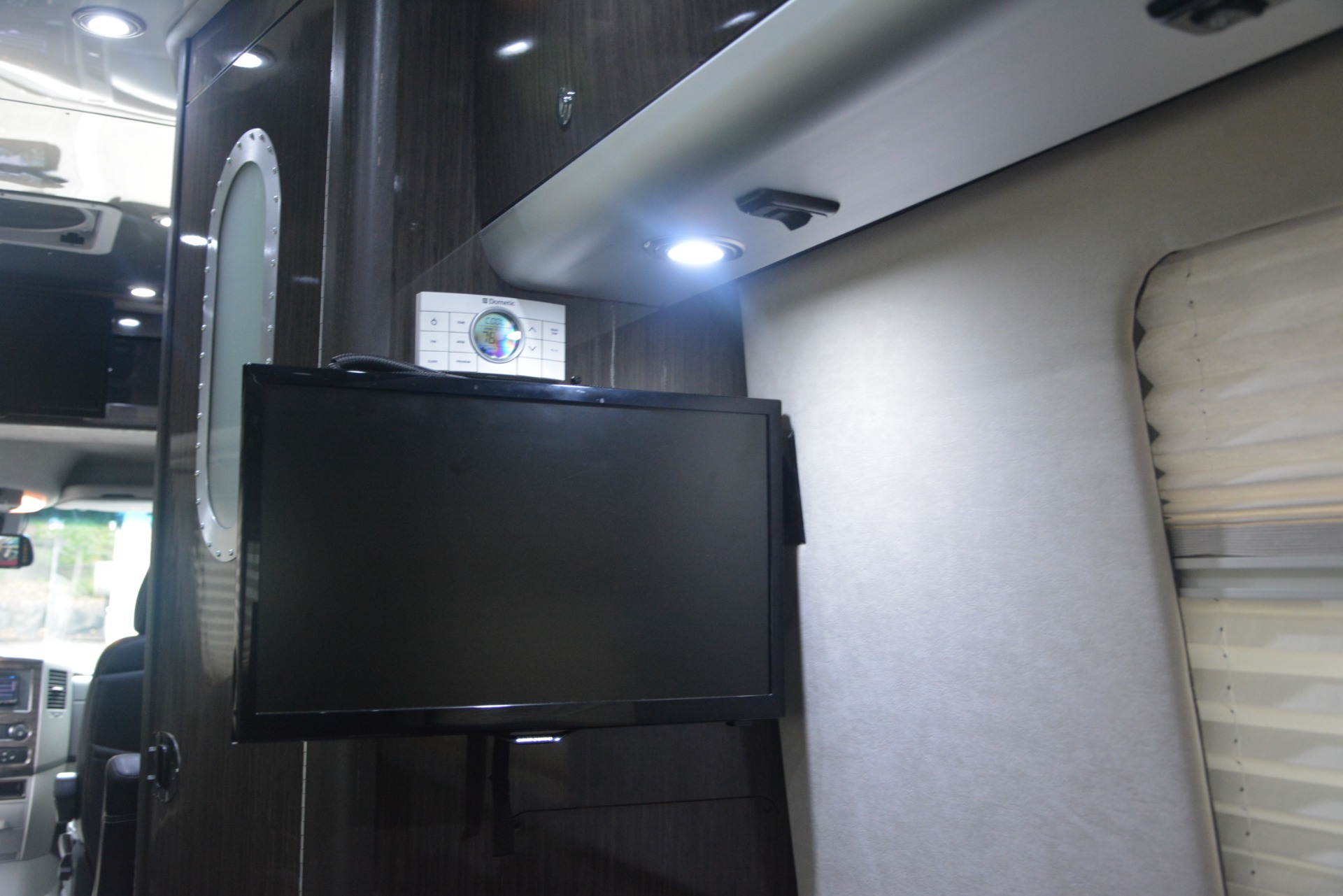 Used-2014-Mercedes-Benz-Sprinter-3500-Airstream-Lounge-Extended