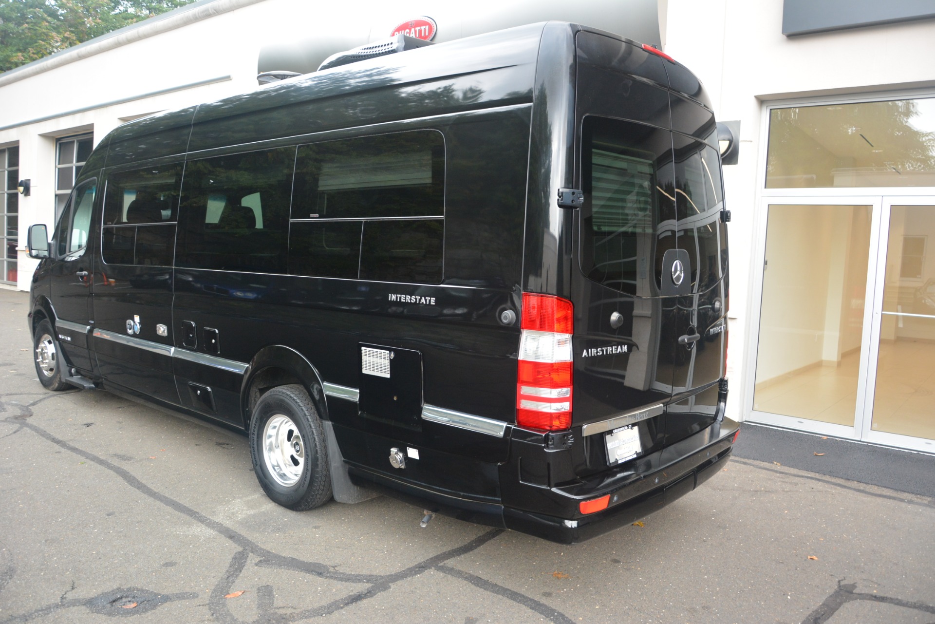 Used-2014-Mercedes-Benz-Sprinter-3500-Airstream-Lounge-Extended